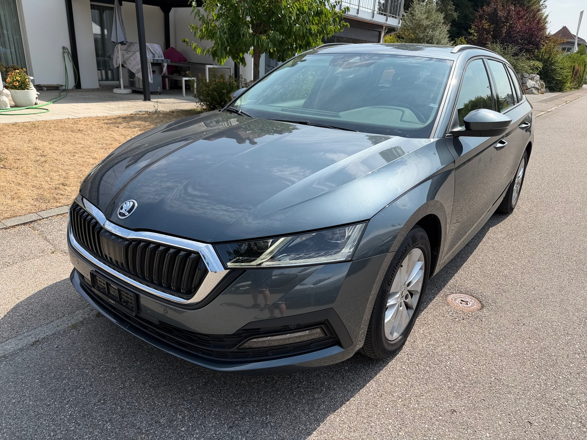SKODA Octavia Combi 2.0 TDI DSG Ambition 4x4-image-0