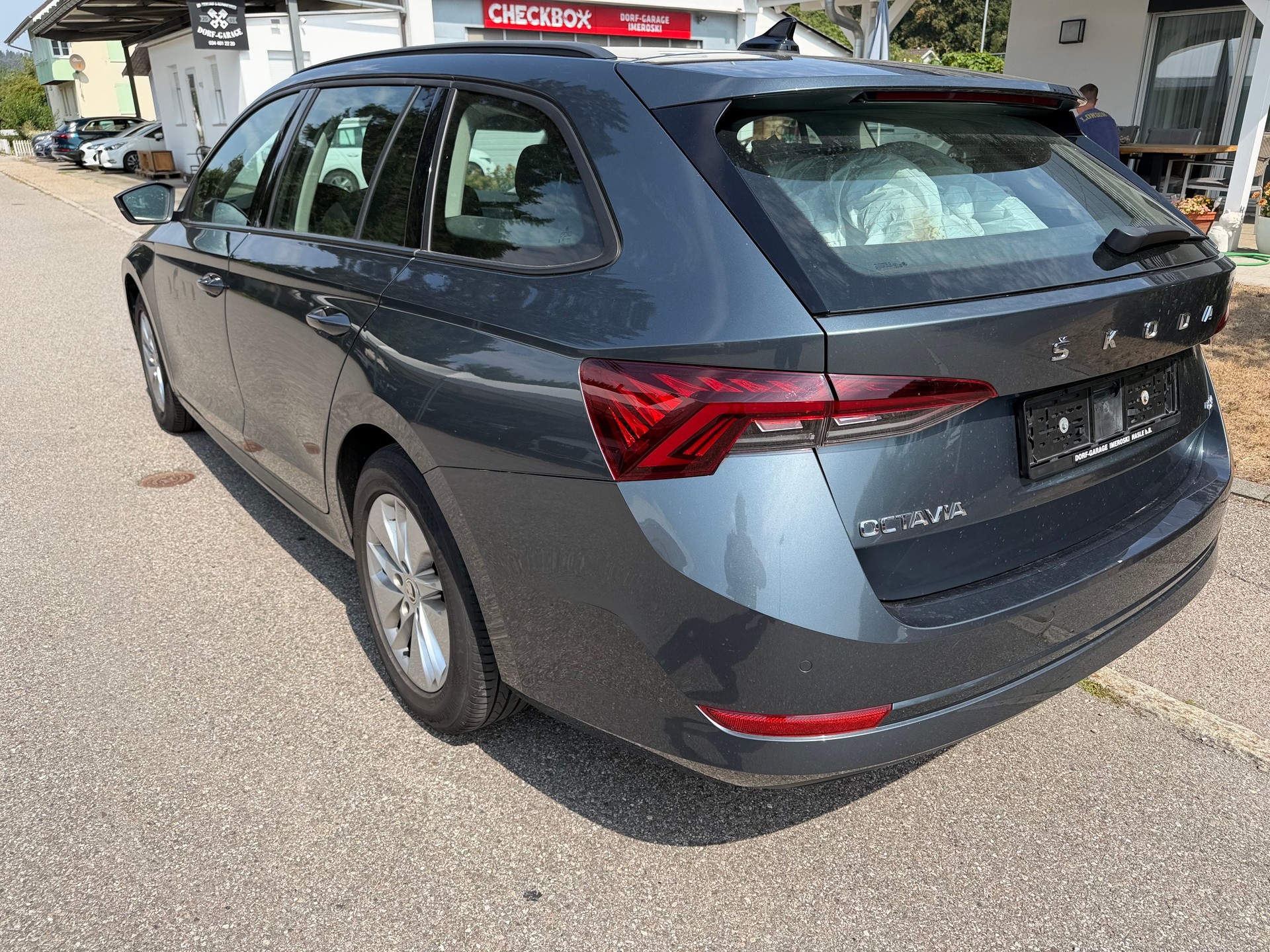 SKODA Octavia Combi 2.0 TDI DSG Ambition 4x4-image-4