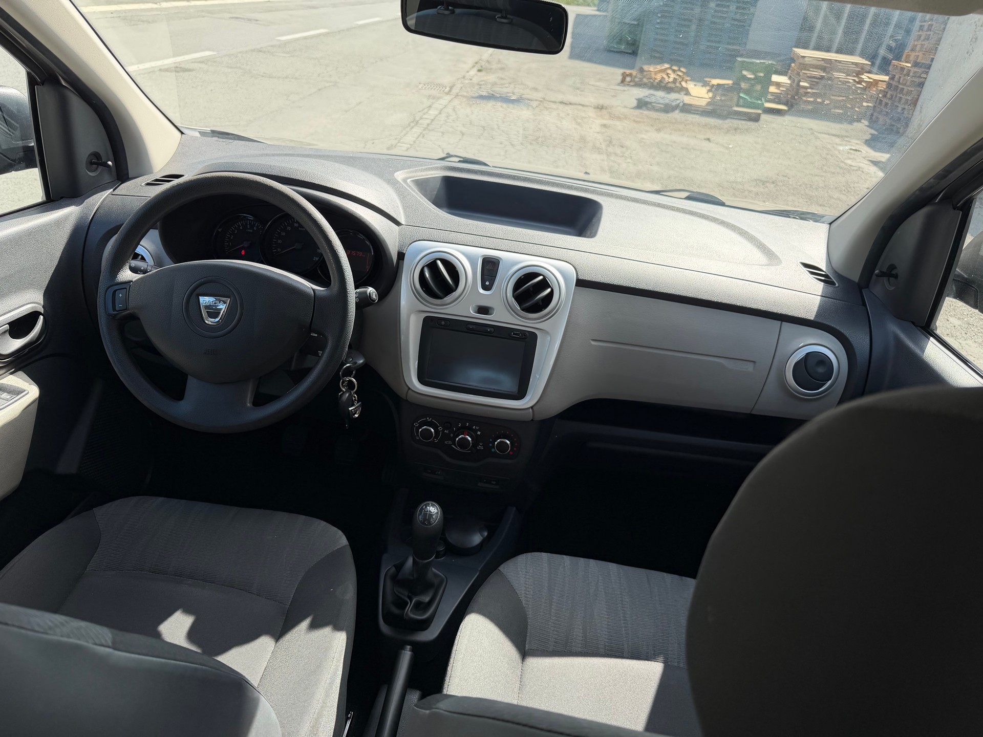 DACIA Lodgy 1.6 Lauréate-image-2