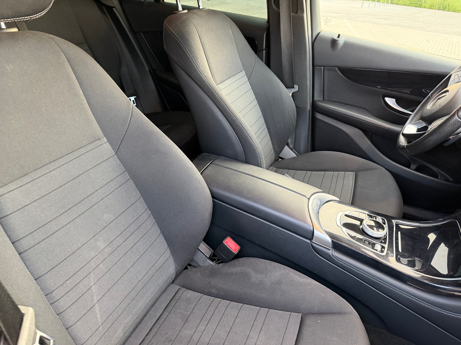 MERCEDES-BENZ GLC 220 d Exclusive 4Matic 9G-Tronic-image-5