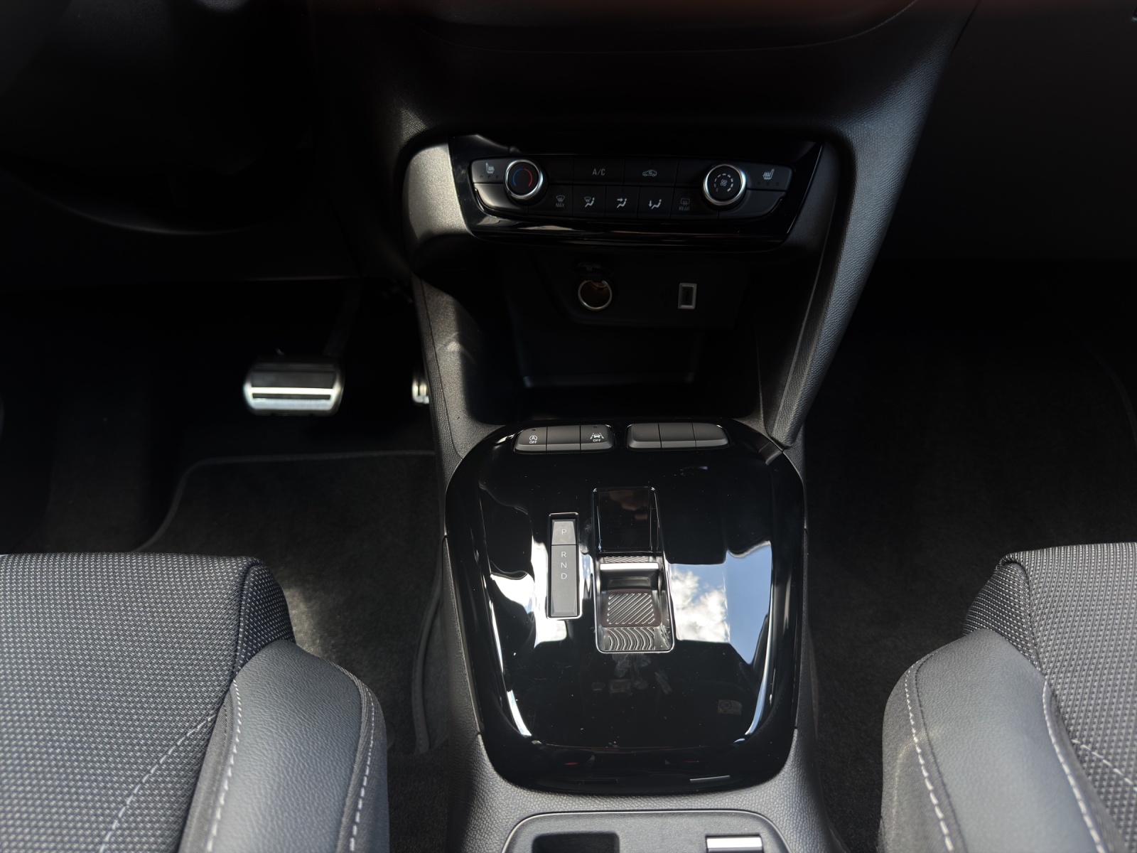 OPEL Corsa 1.2 T Hybrid Viva-image-17