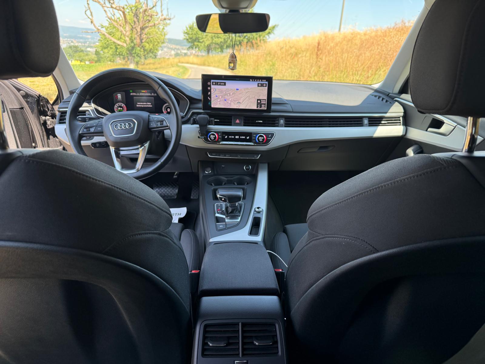 AUDI A4 Avant 40 TFSI S line S-tronic-image-5