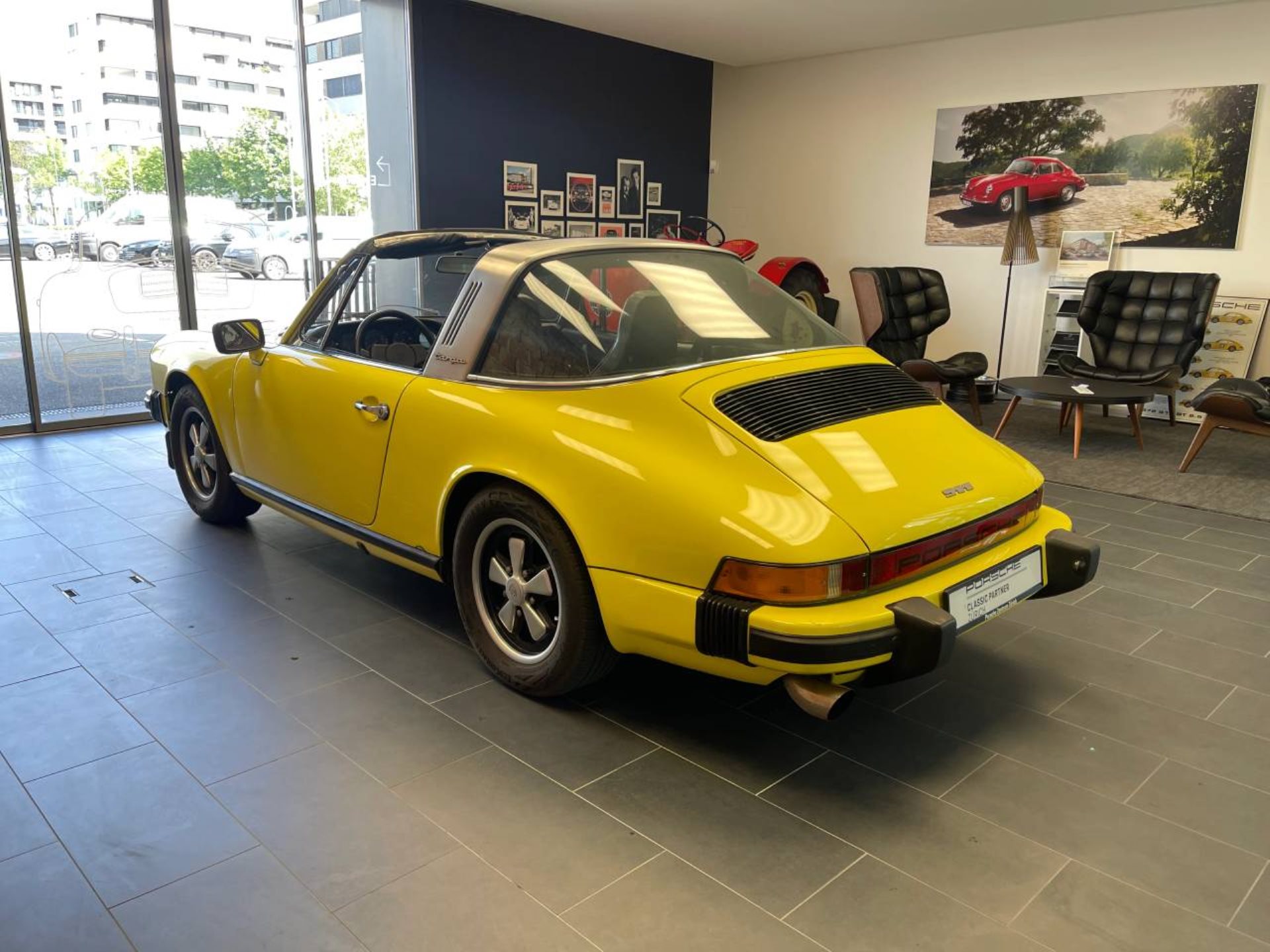PORSCHE 911 Targa-image-17