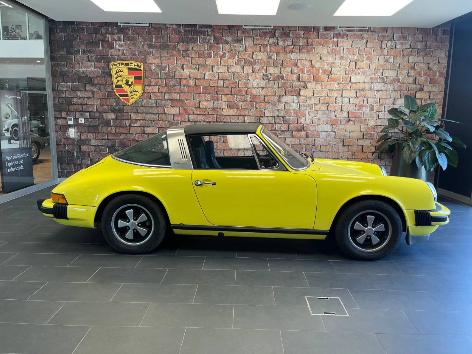 PORSCHE 911 Targa-showroom-element-2