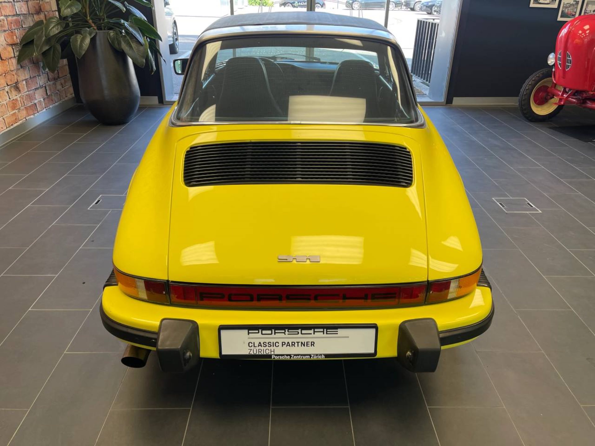 PORSCHE 911 Targa-image-7