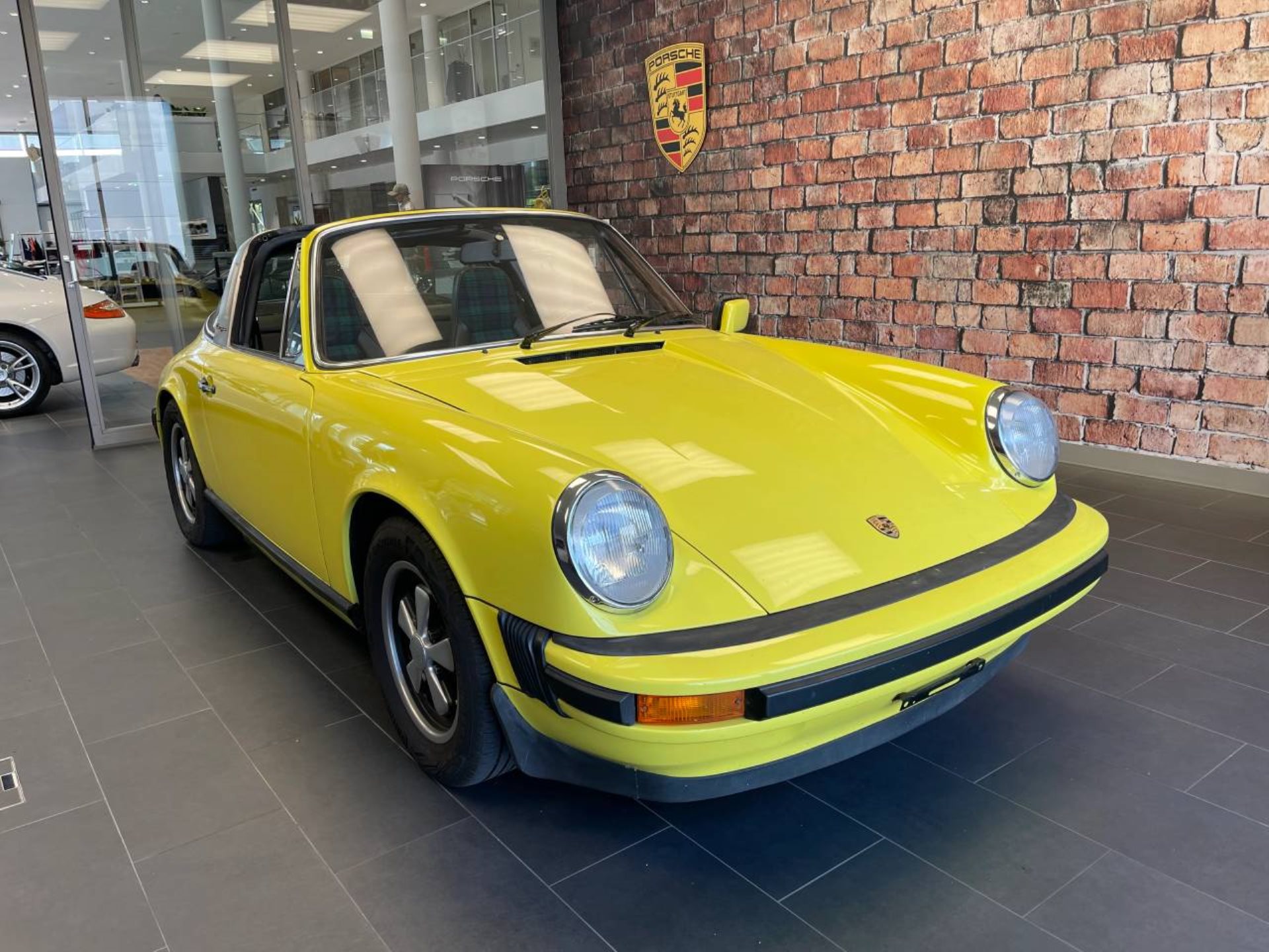 PORSCHE 911 Targa-image-20