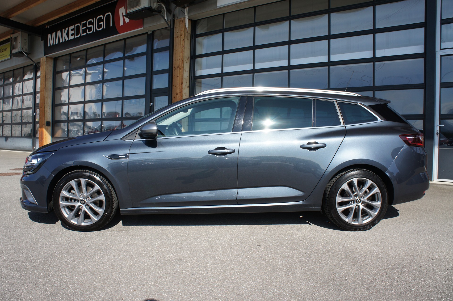 RENAULT Mégane Grandtour 1.3 16V Turbo GT Line EDC-image-1