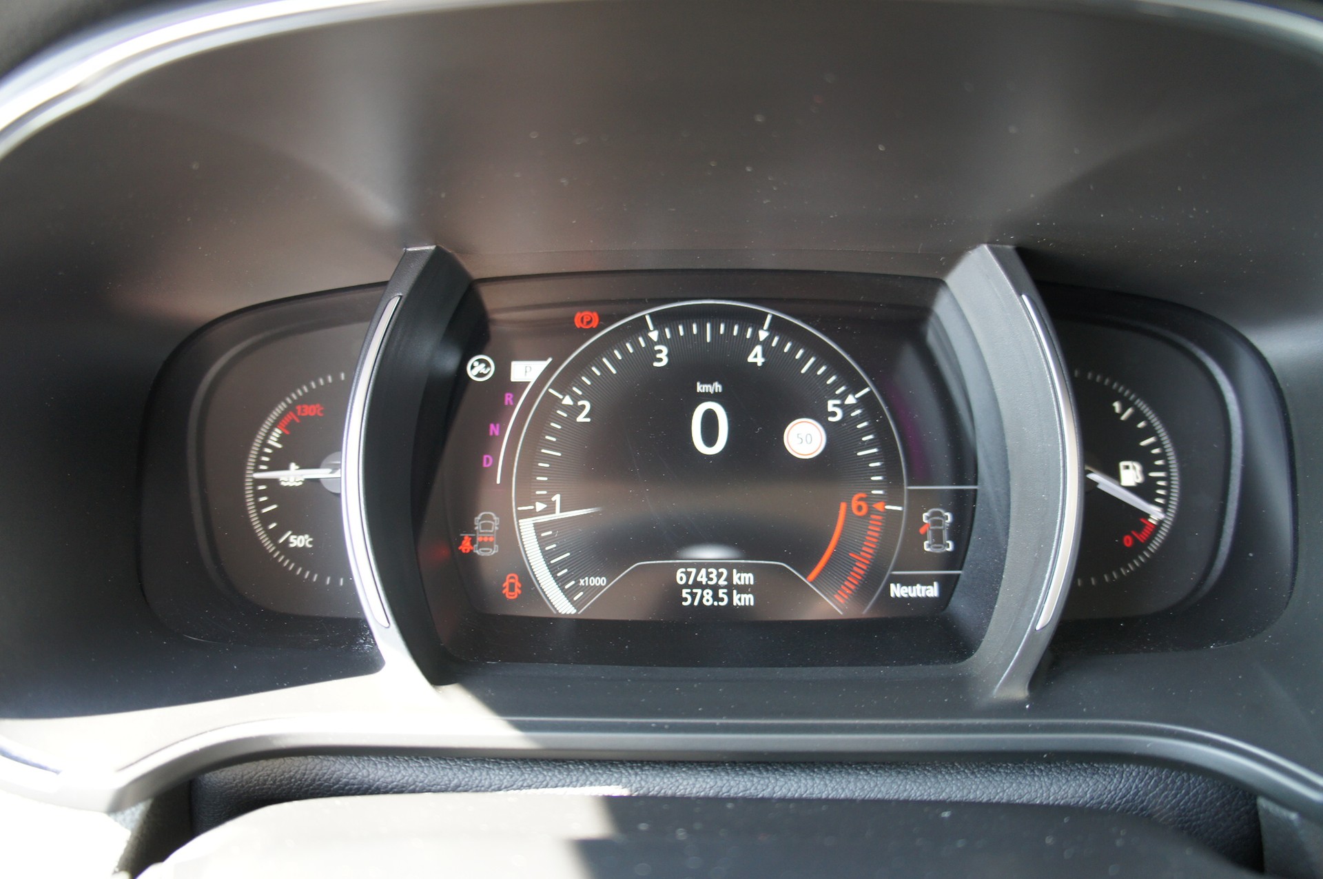 RENAULT Mégane Grandtour 1.3 16V Turbo GT Line EDC-image-19