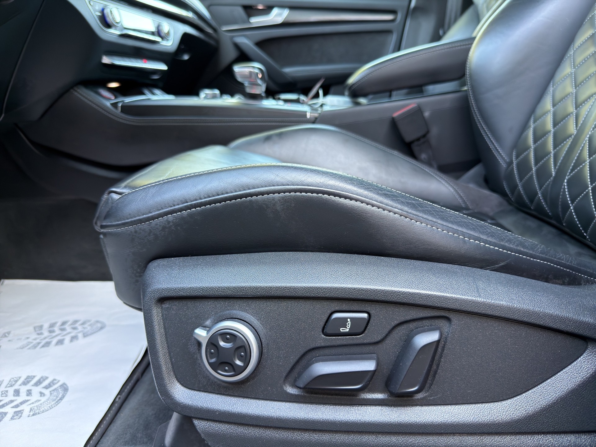 AUDI SQ5 TDI quattro tiptronic-image-8