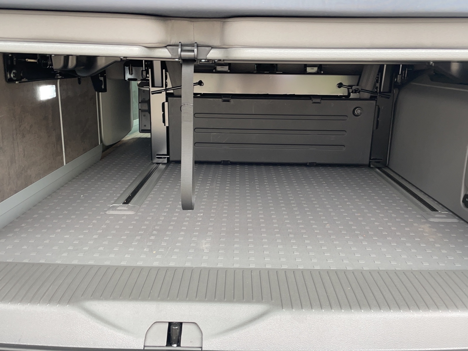 VW T6.1 California 2.0 TDI Ocean Liberty 4Motion DSG-image-9