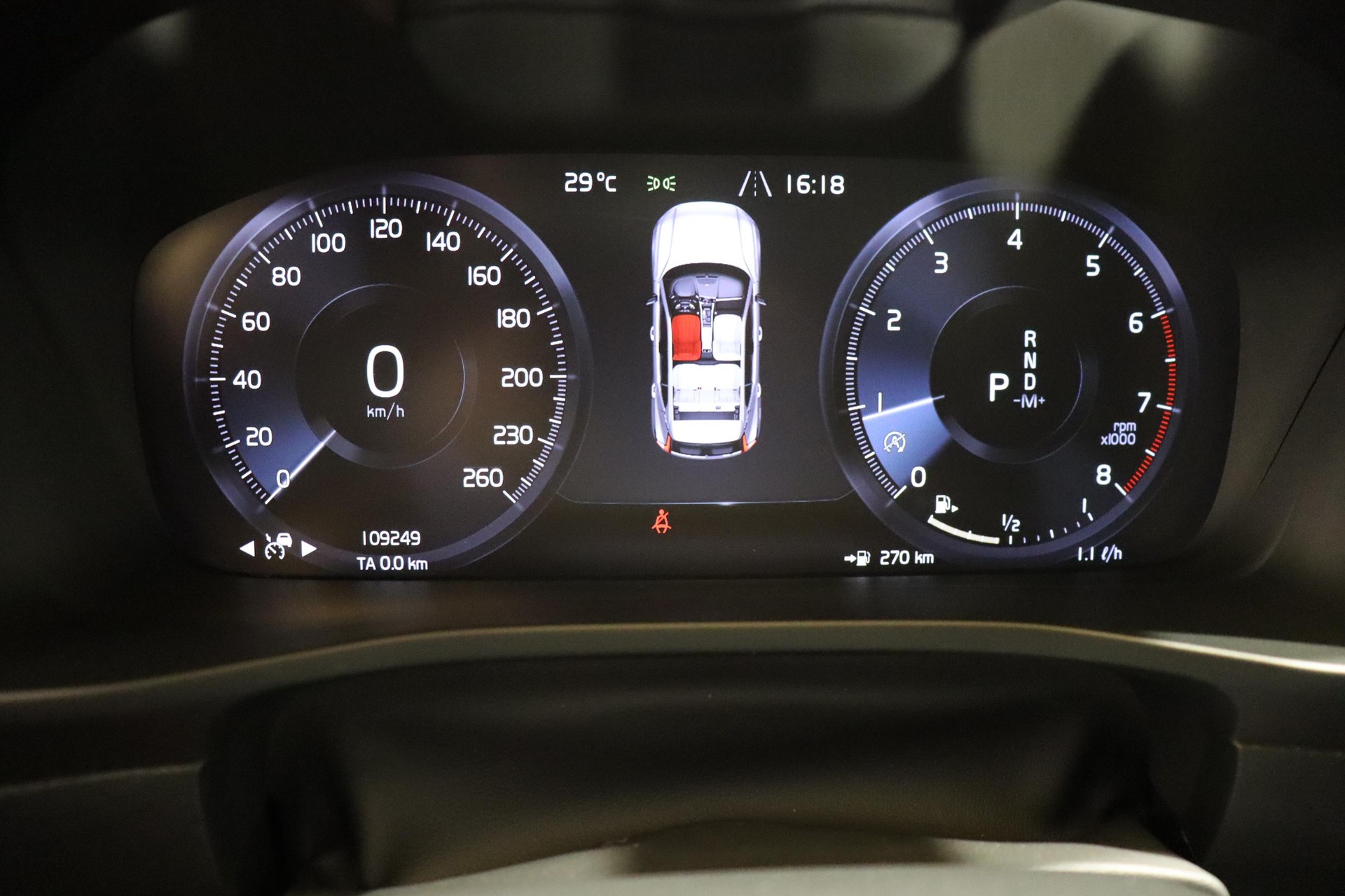 VOLVO XC40 2.0 T5 R-Design AWD-image-8