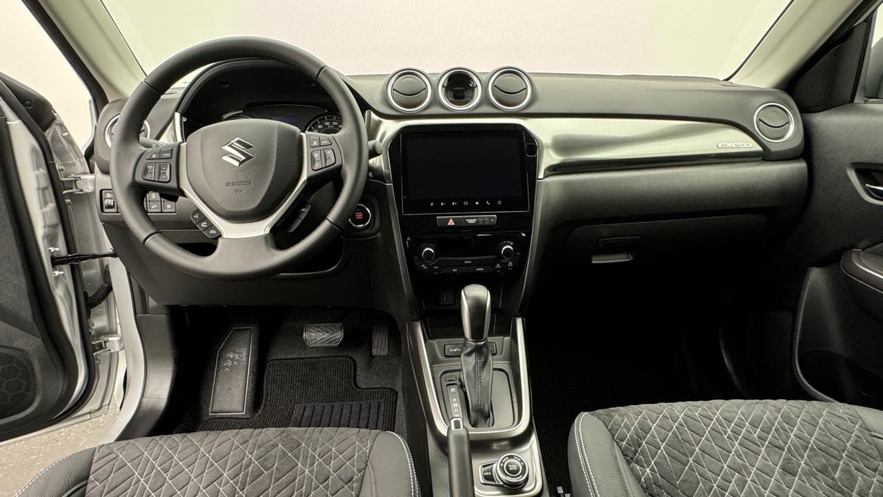 SUZUKI Vitara 1.4 Boosterjet Compact Top 4x4 Hybrid Automatic-image-5