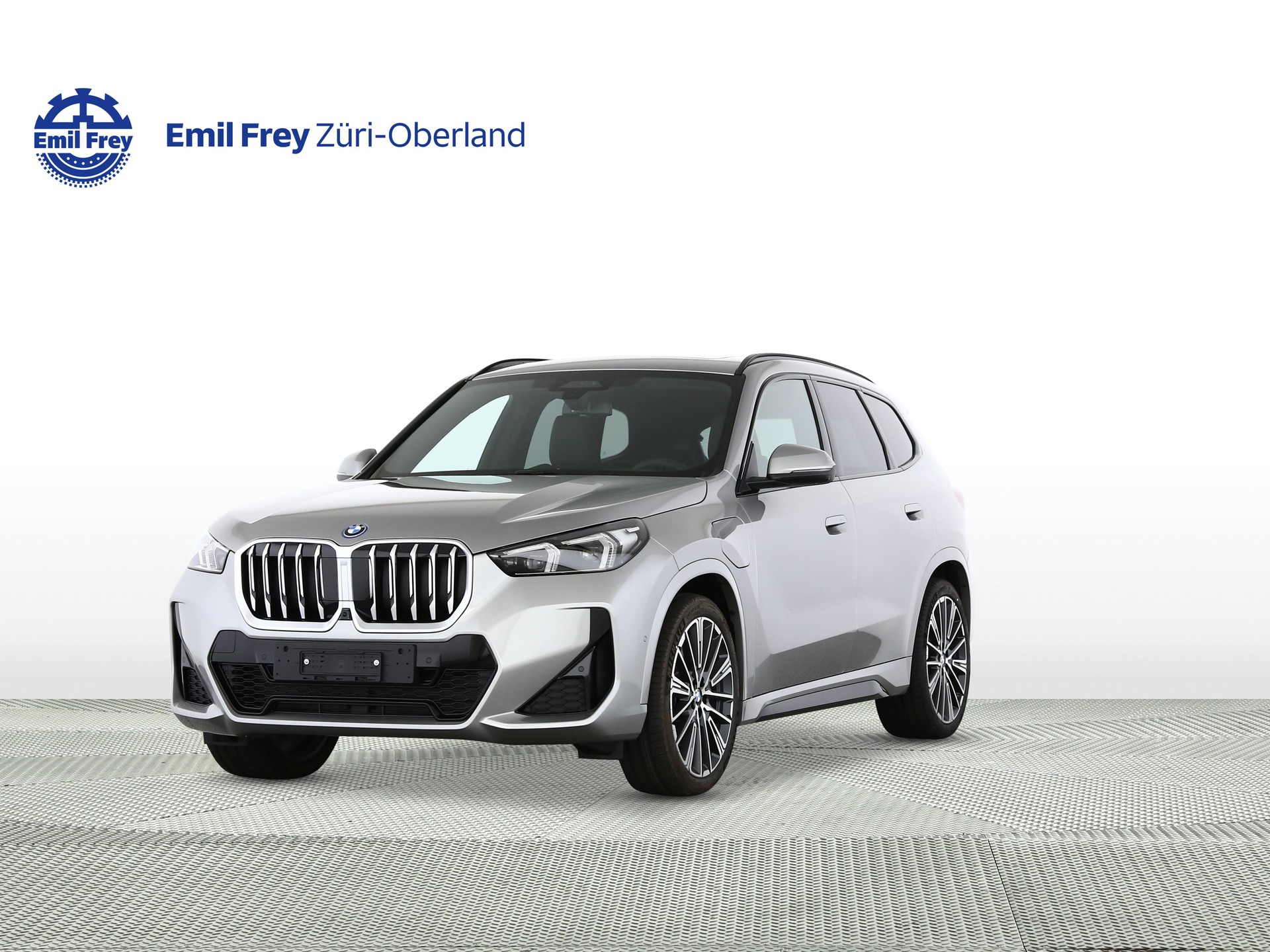 BMW X1 30e xDrive paddles-image-0