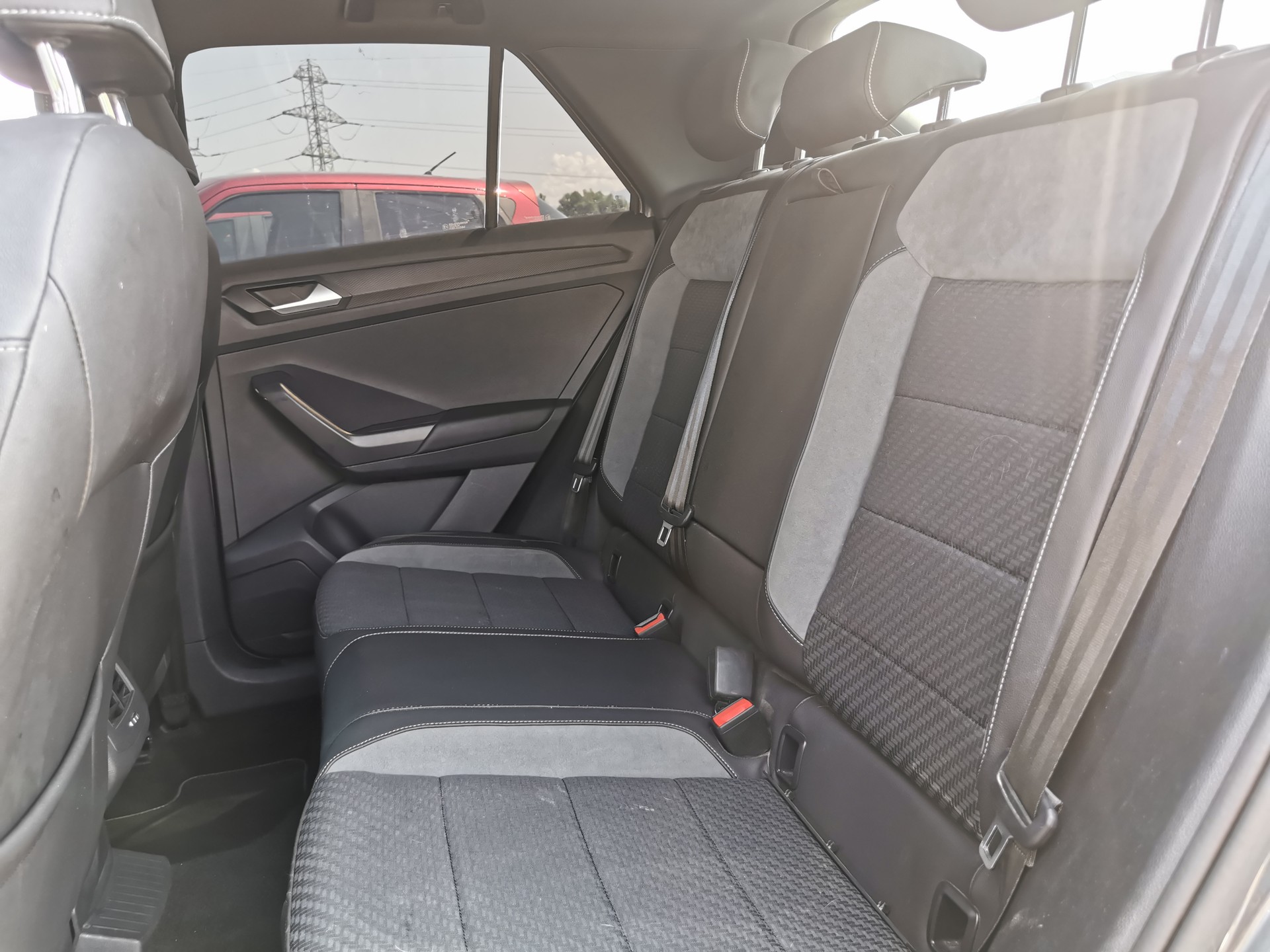 VW T-Roc 2.0 TSI Advance 4M-image-6
