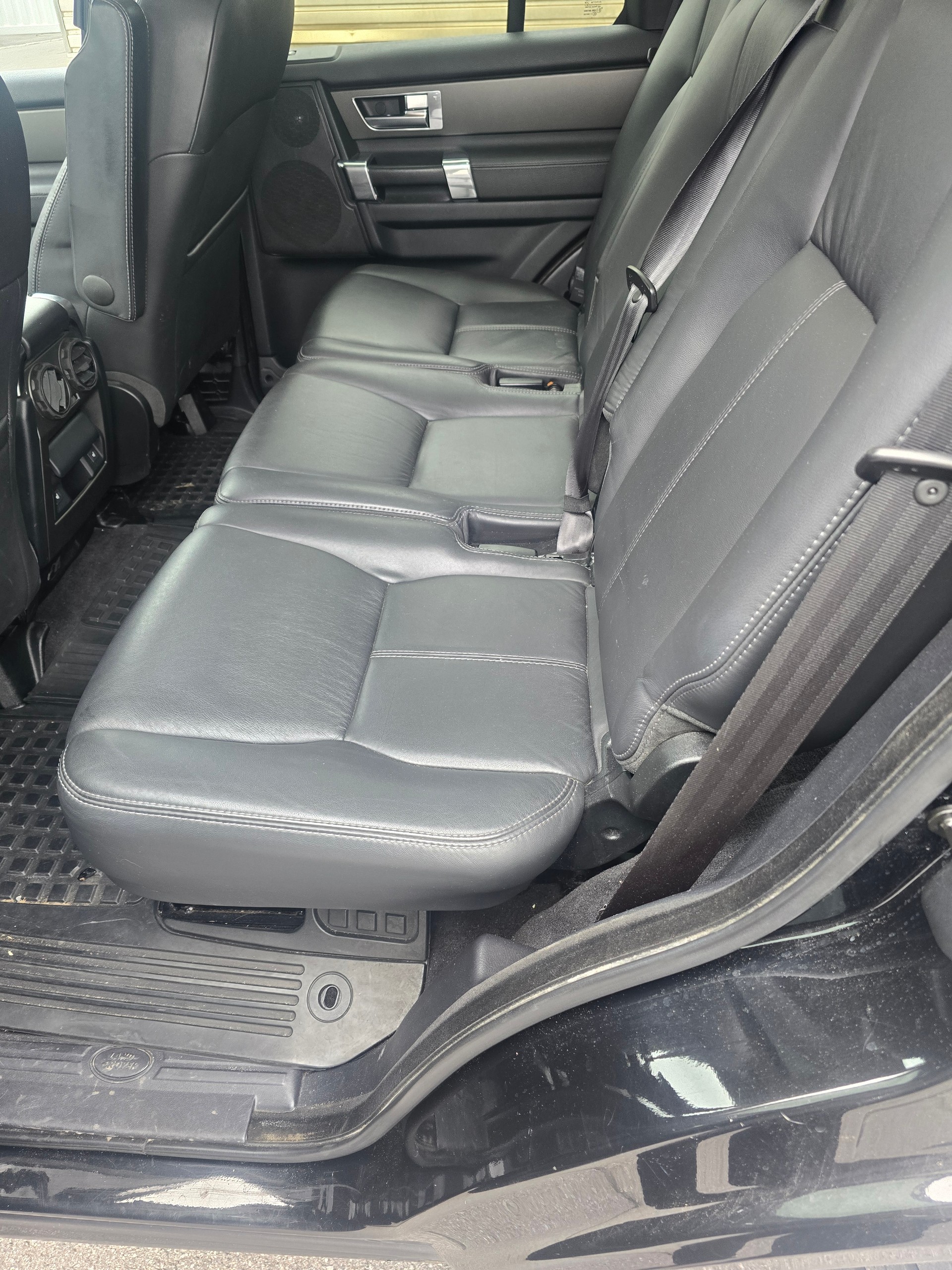 LAND ROVER Discovery 3.0 SDV6 HSE Luxury Automatic-image-10