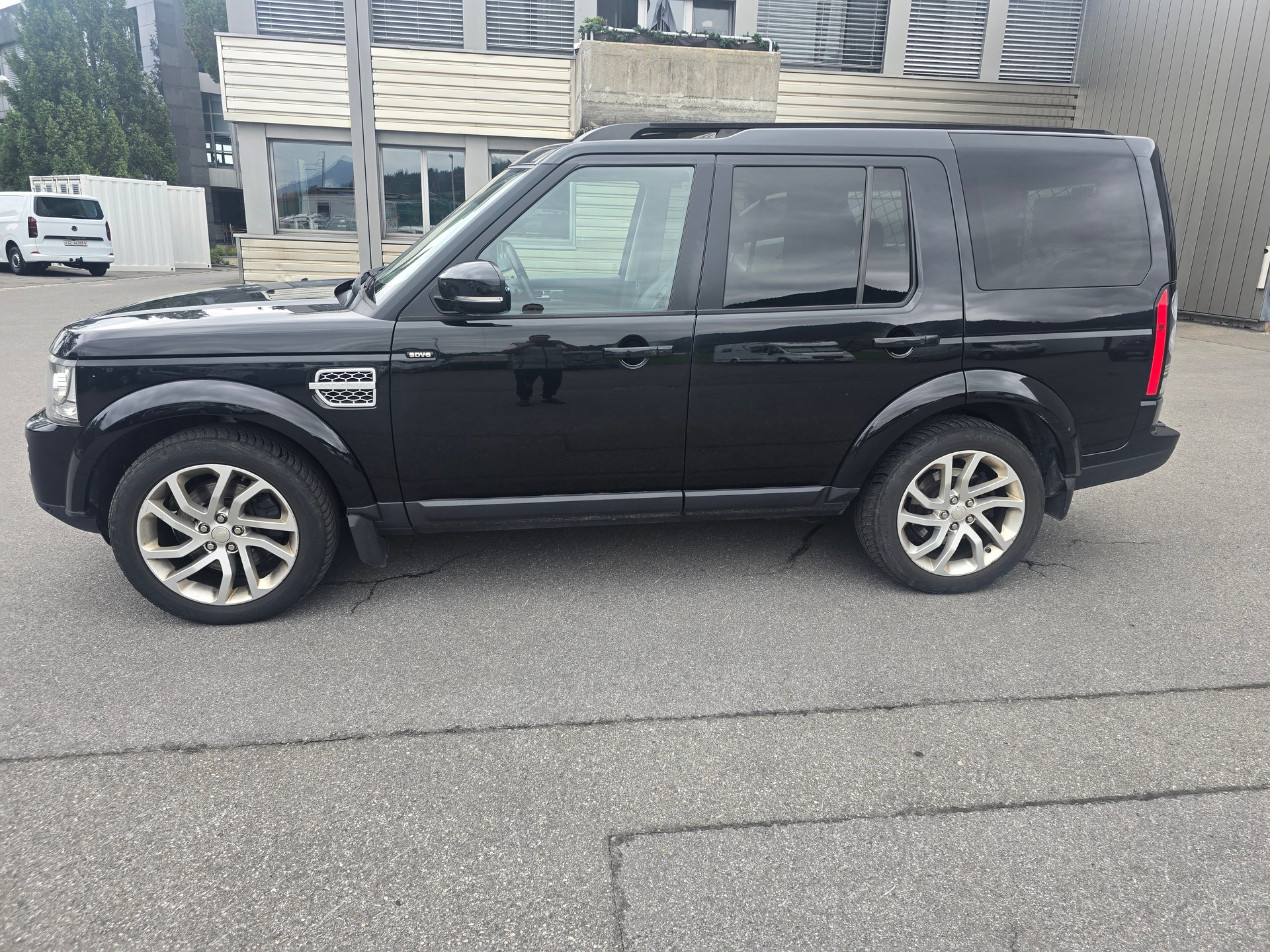 LAND ROVER Discovery 3.0 SDV6 HSE Luxury Automatic-image-6