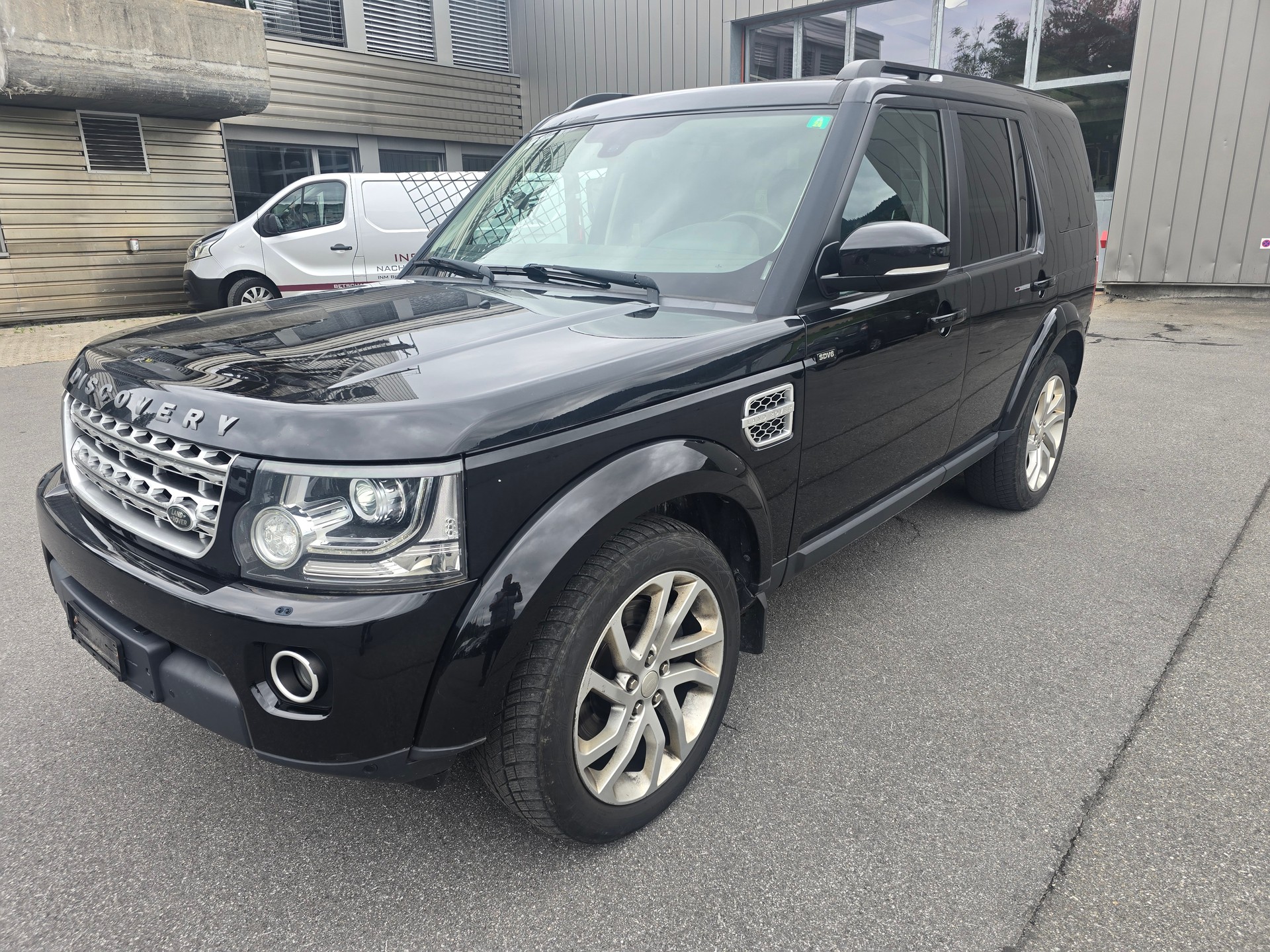 LAND ROVER Discovery 3.0 SDV6 HSE Luxury Automatic-image-0