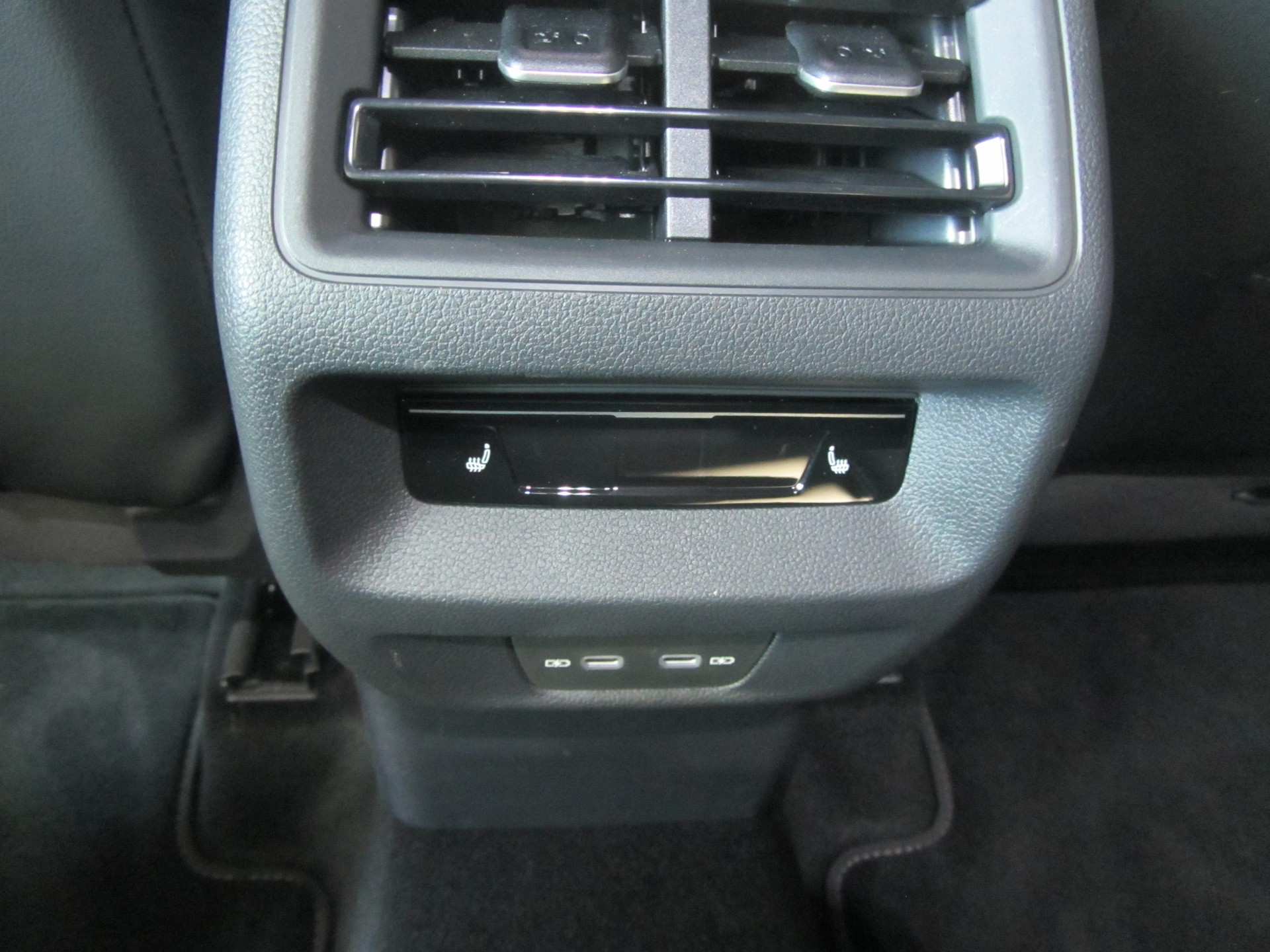 VW Tayron 2.0 TSI R-Line DSG 4Motion-image-14