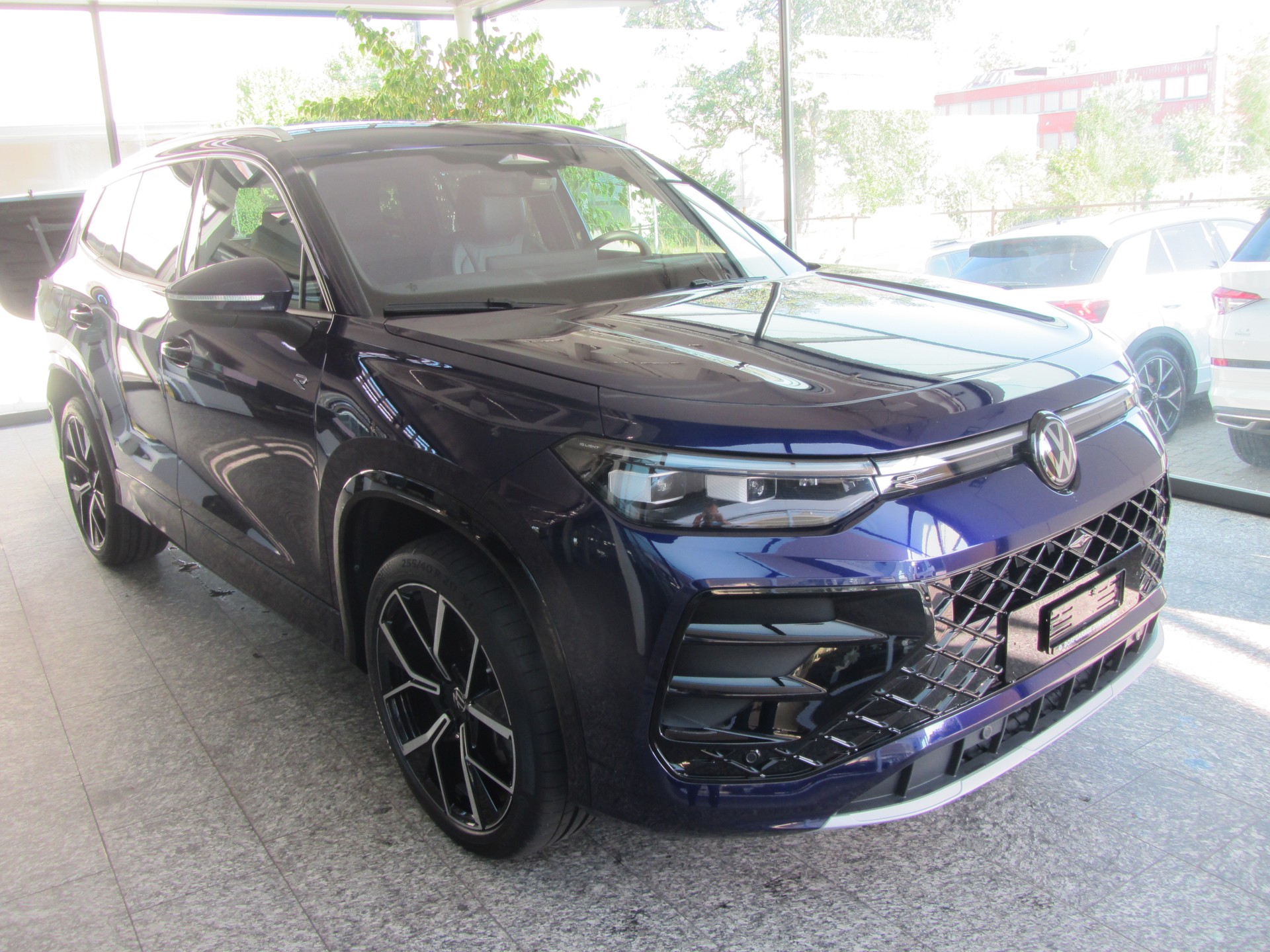 VW Tayron 2.0 TSI R-Line DSG 4Motion-image-1