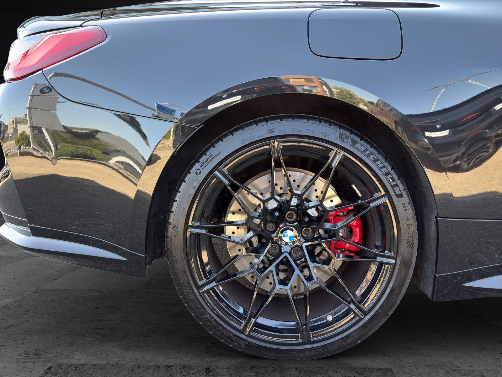 BMW M4 Competition M xDrive Cabrio-image-8