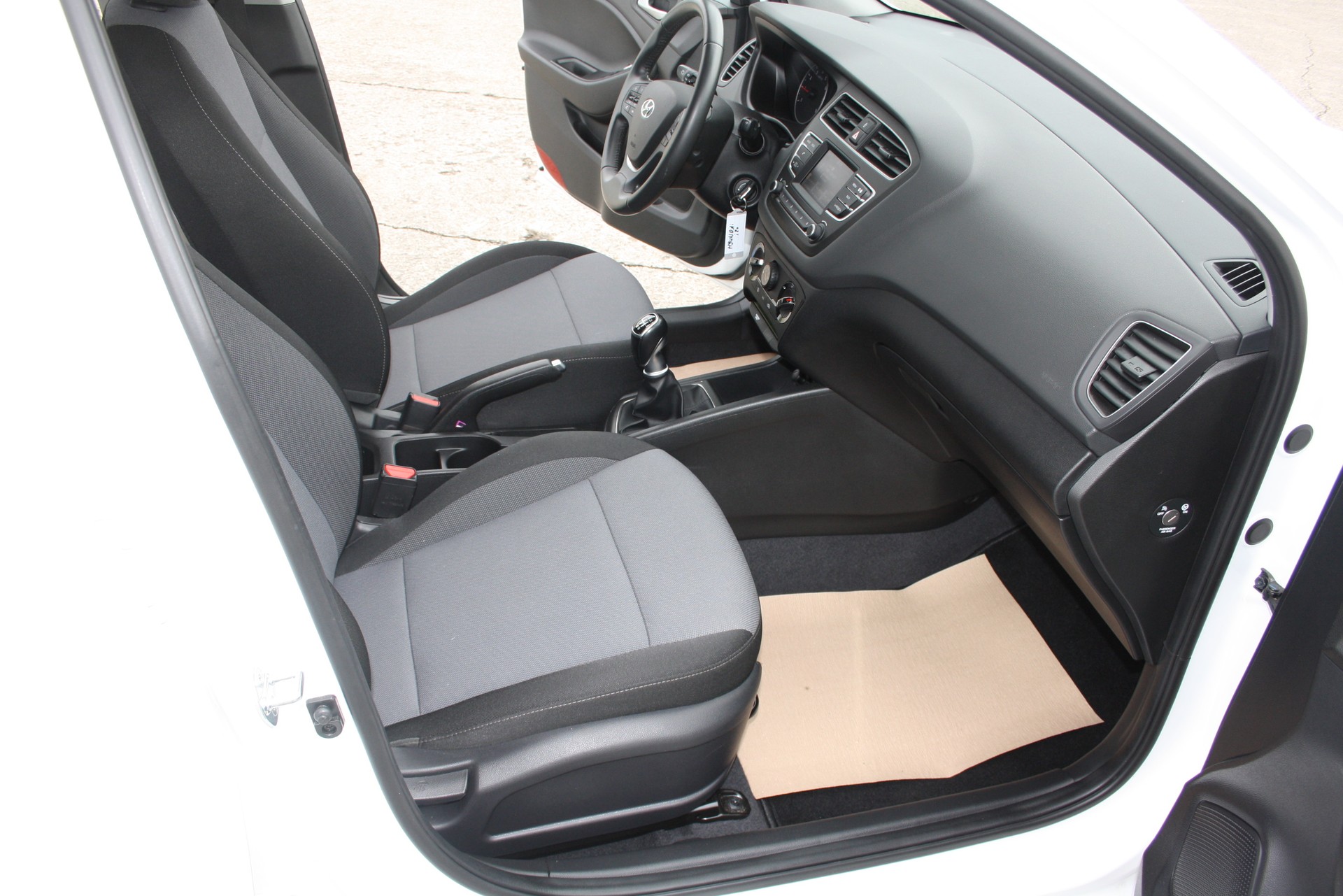 HYUNDAI i20 1.0 T-GDi Origo-image-11