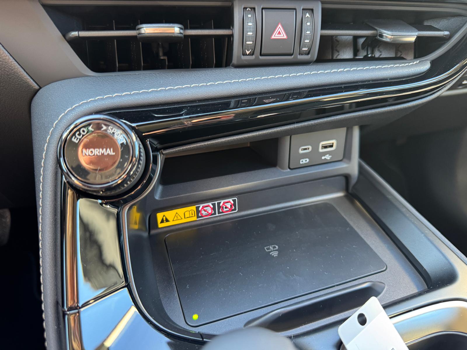 LEXUS NX 450h+ E-FOUR Comfort-image-28