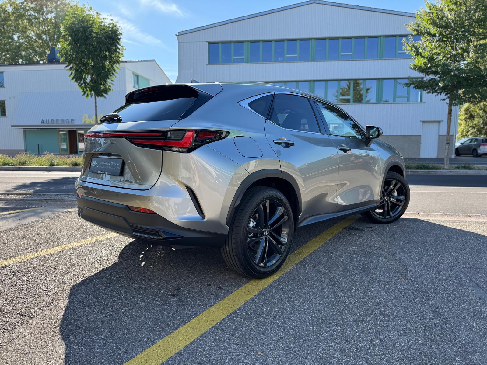 LEXUS NX 450h+ E-FOUR Comfort-image-3