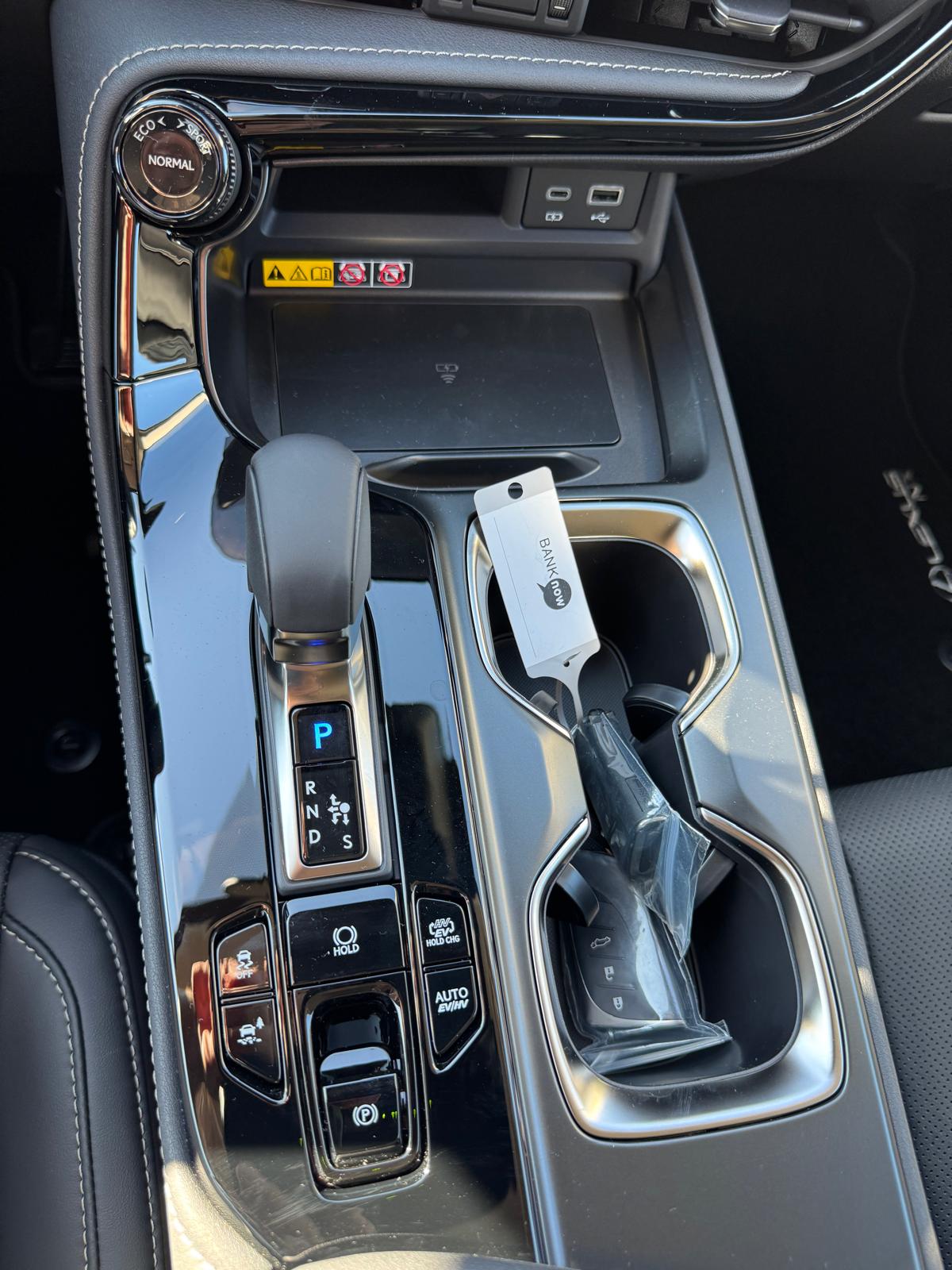 LEXUS NX 450h+ E-FOUR Comfort-image-29