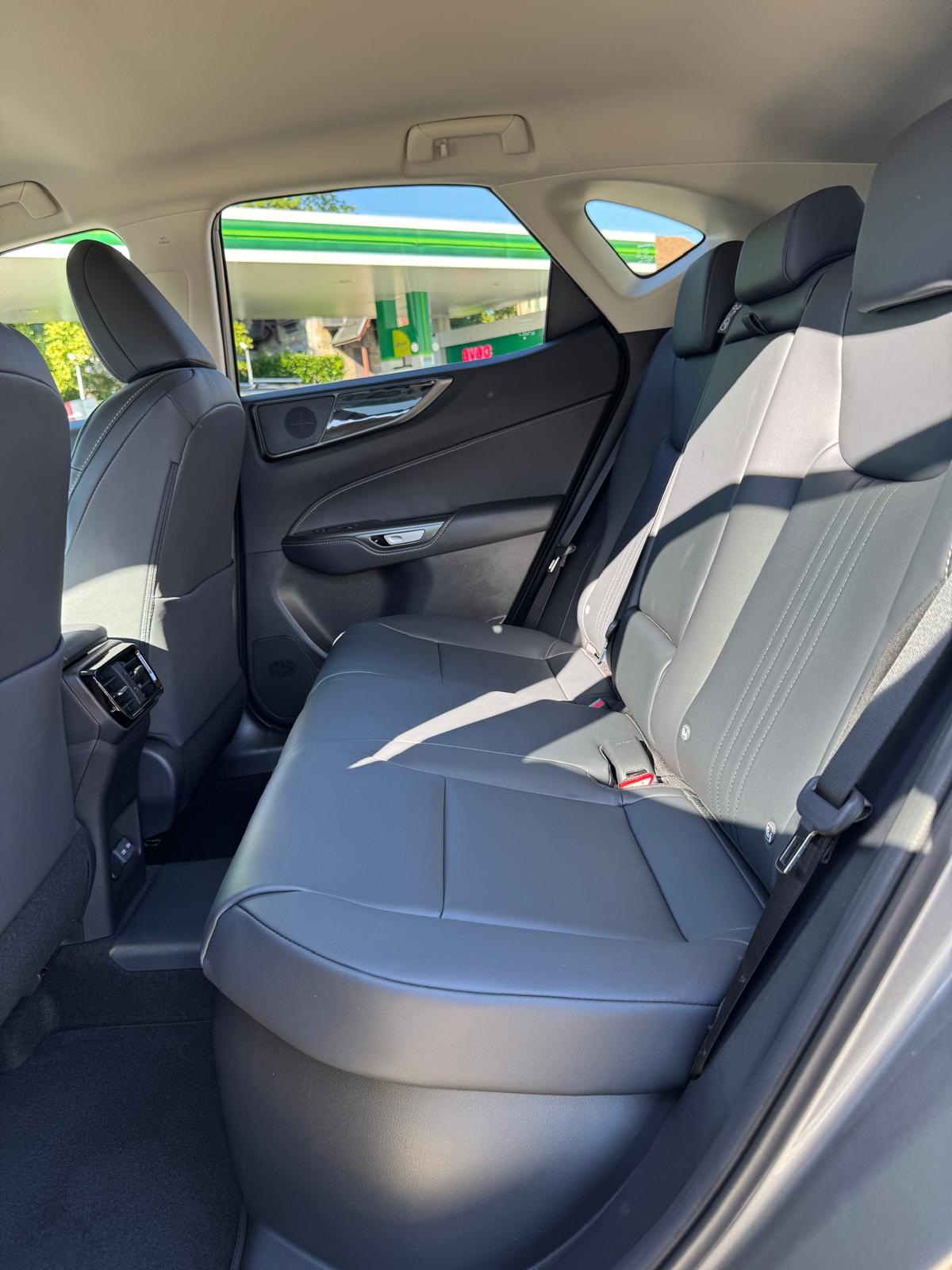 LEXUS NX 450h+ E-FOUR Comfort-image-13