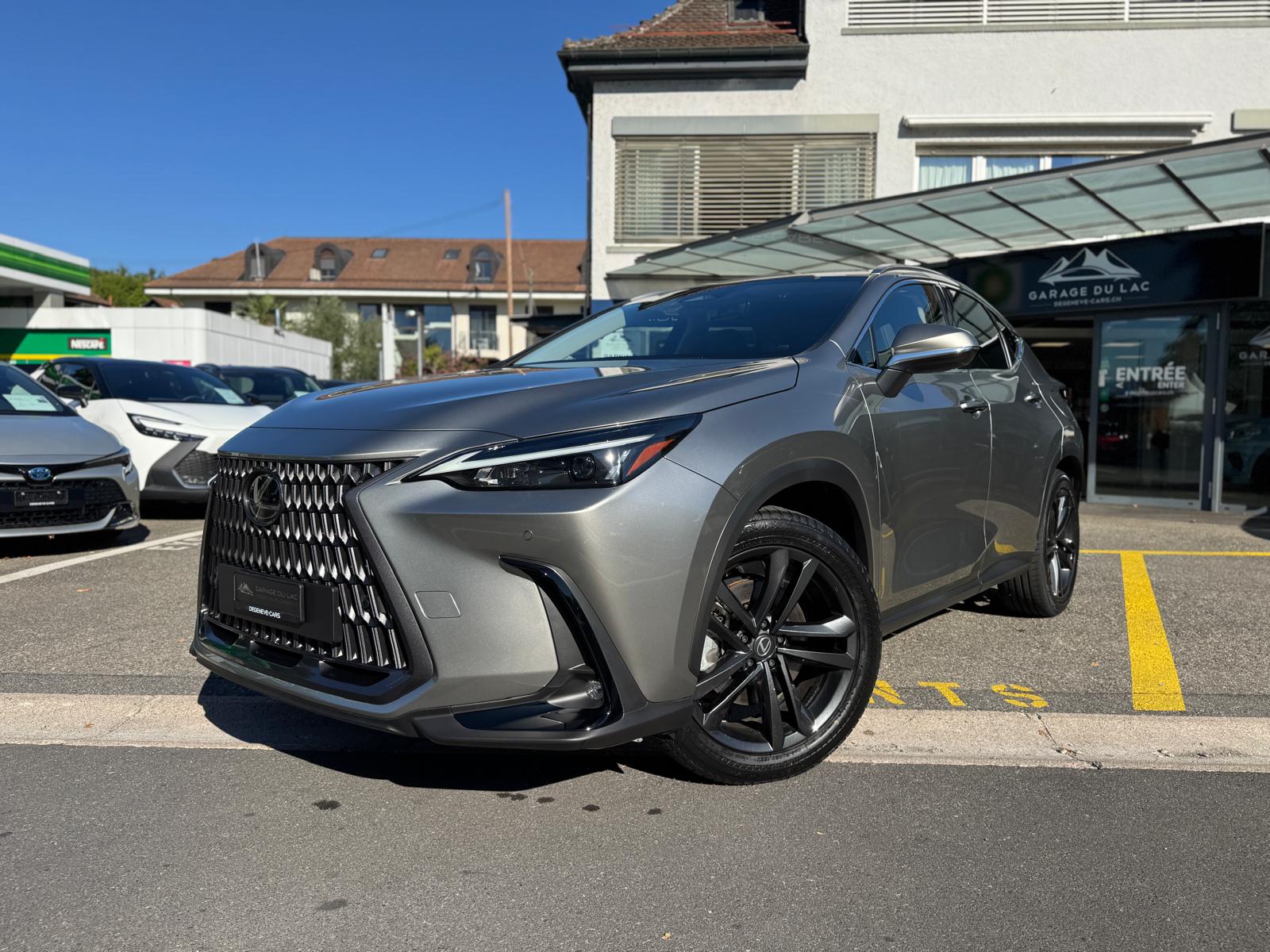 LEXUS NX 450h+ E-FOUR Comfort-image-1