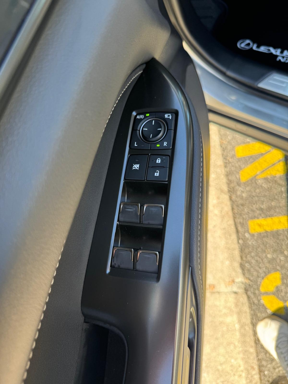 LEXUS NX 450h+ E-FOUR Comfort-image-20
