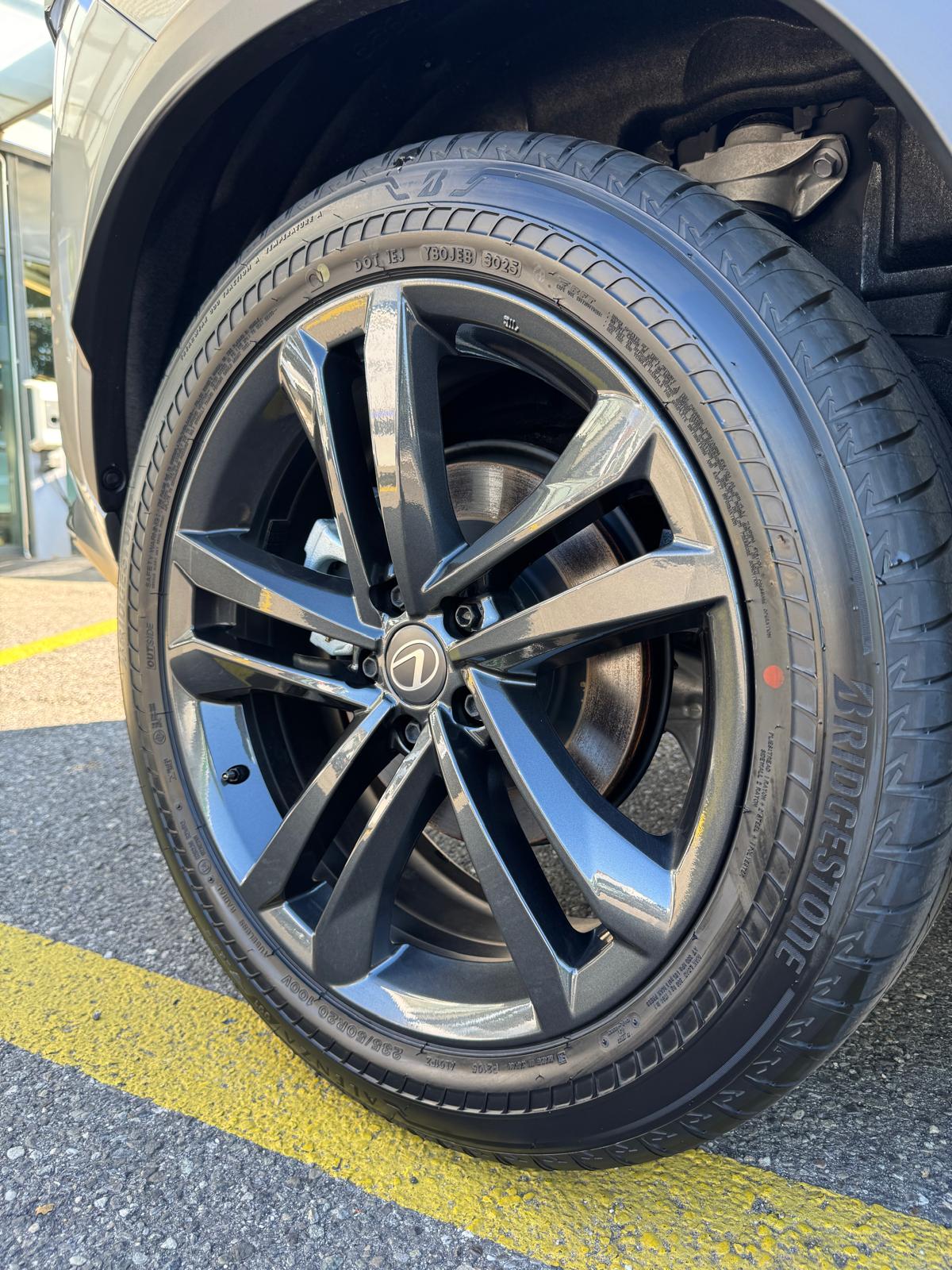 LEXUS NX 450h+ E-FOUR Comfort-image-6