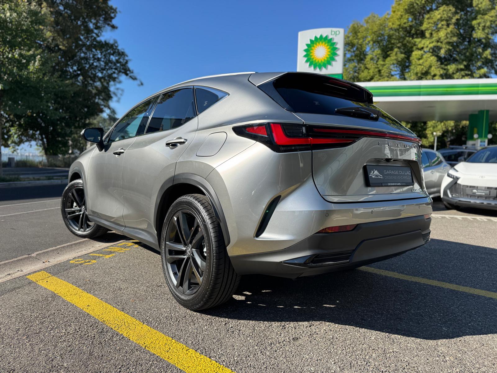 LEXUS NX 450h+ E-FOUR Comfort-image-2