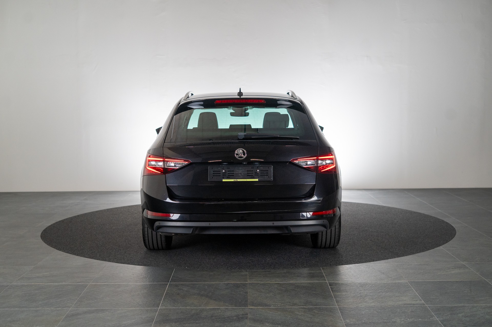 SKODA Superb Combi 2.0 TDI 190 L&K 4x4 DSG / 360°Kamera / el.Sitze-image-4