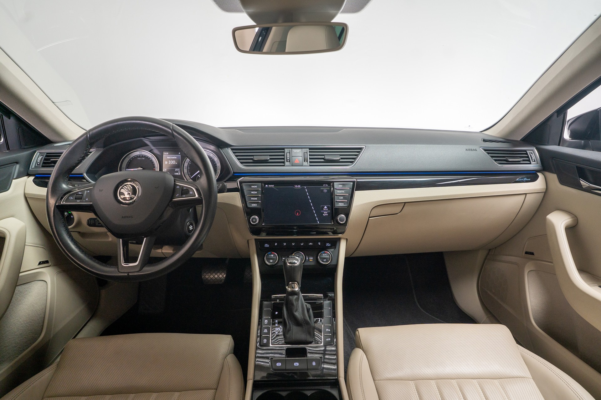 SKODA Superb Combi 2.0 TDI 190 L&K 4x4 DSG / 360°Kamera / el.Sitze-image-19