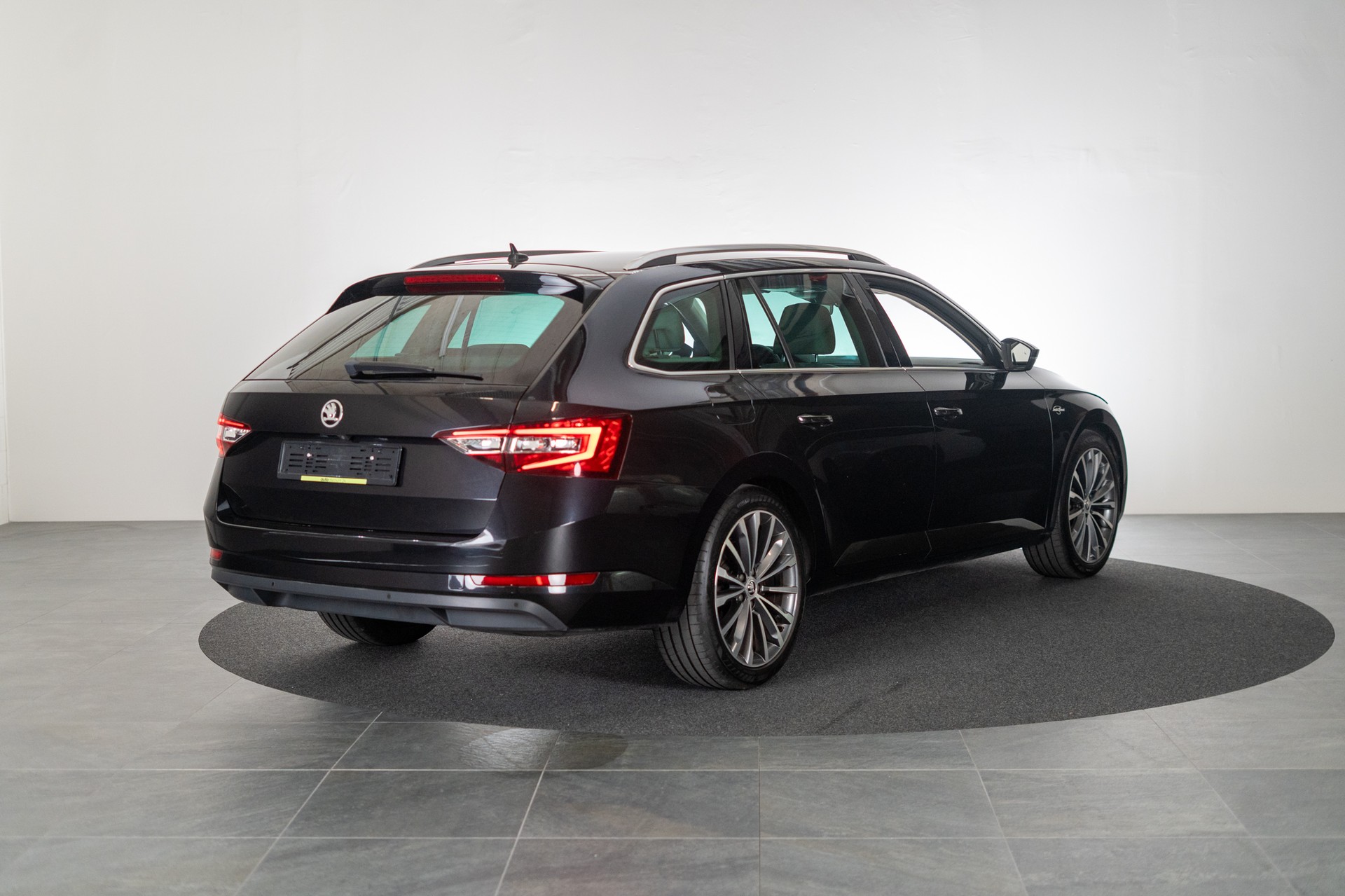 SKODA Superb Combi 2.0 TDI 190 L&K 4x4 DSG / 360°Kamera / el.Sitze-image-6