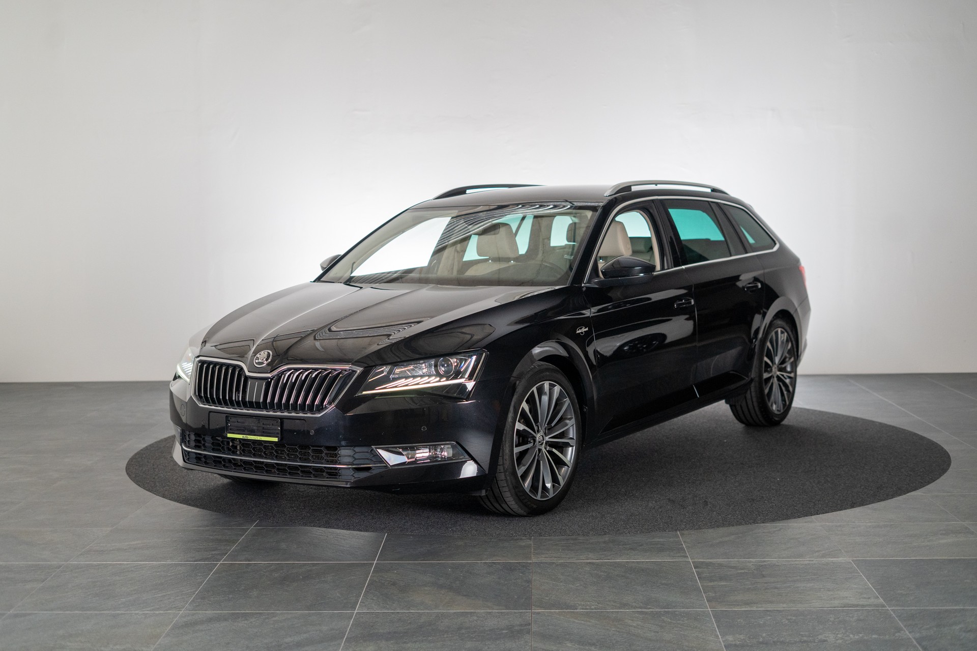 SKODA Superb Combi 2.0 TDI 190 L&K 4x4 DSG / 360°Kamera / el.Sitze-image-0