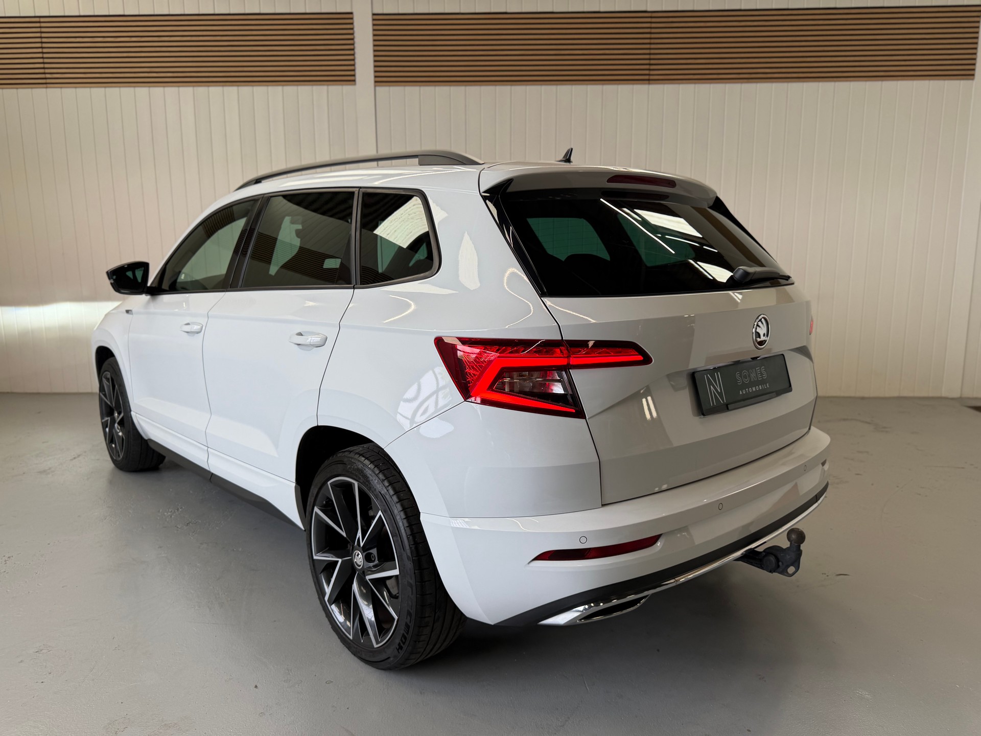 SKODA Karoq 2.0 TSI SportLine 4x4 DSG - AHK -frisch ab Service & MFK-image-24