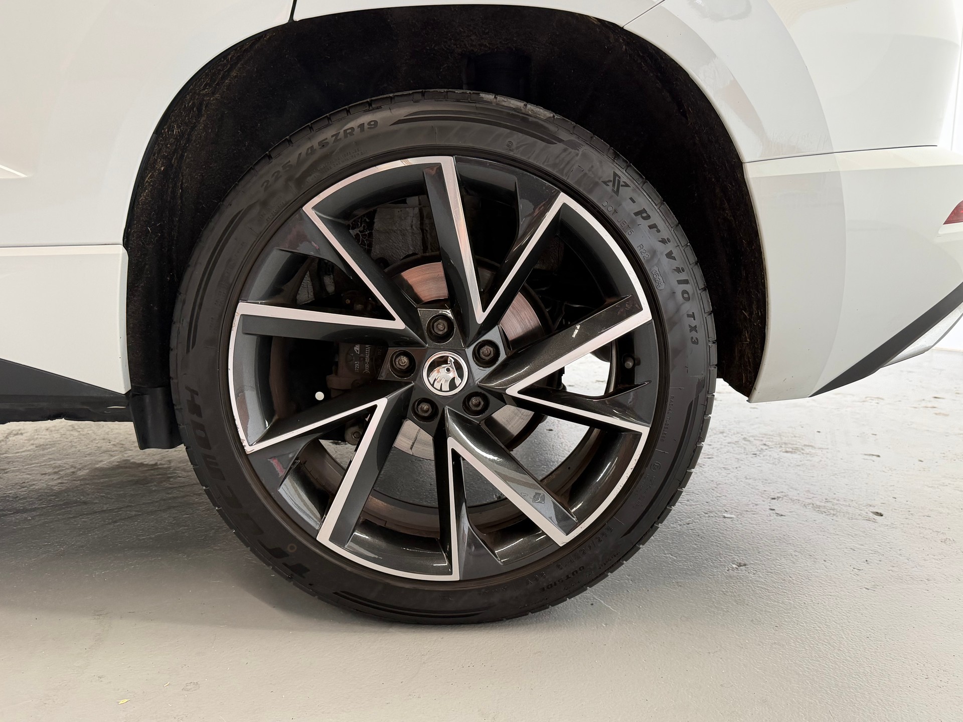 SKODA Karoq 2.0 TSI SportLine 4x4 DSG - AHK -frisch ab Service & MFK-image-7