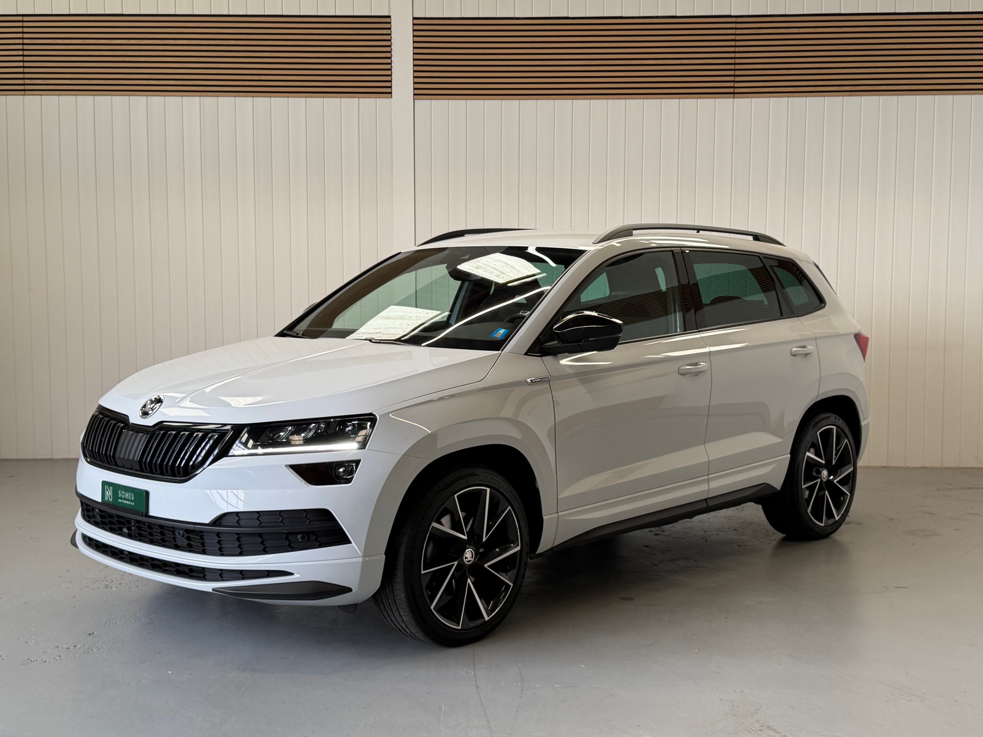 SKODA Karoq 2.0 TSI SportLine 4x4 DSG - AHK -frisch ab Service & MFK-image-0