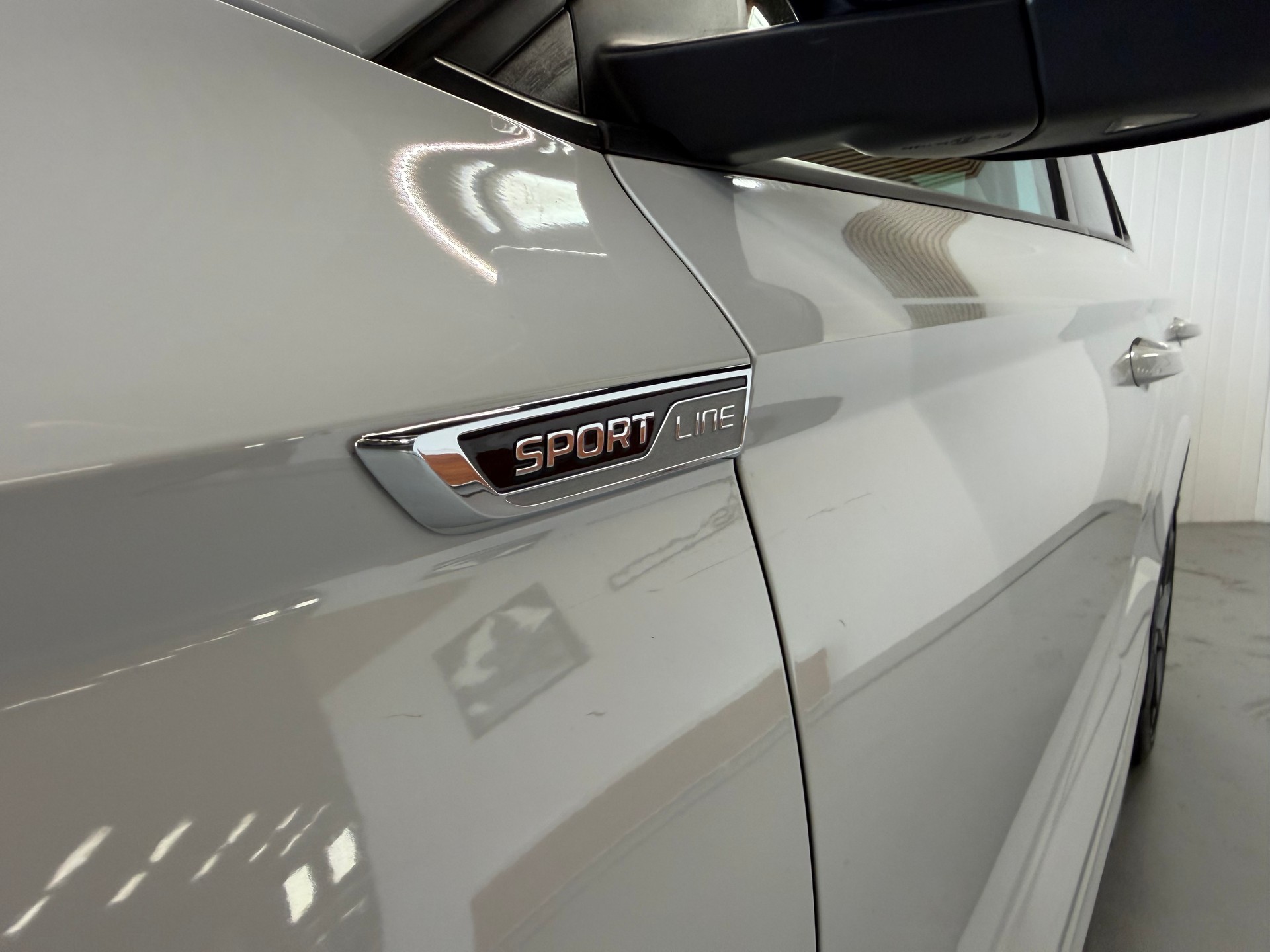 SKODA Karoq 2.0 TSI SportLine 4x4 DSG - AHK -frisch ab Service & MFK-image-8