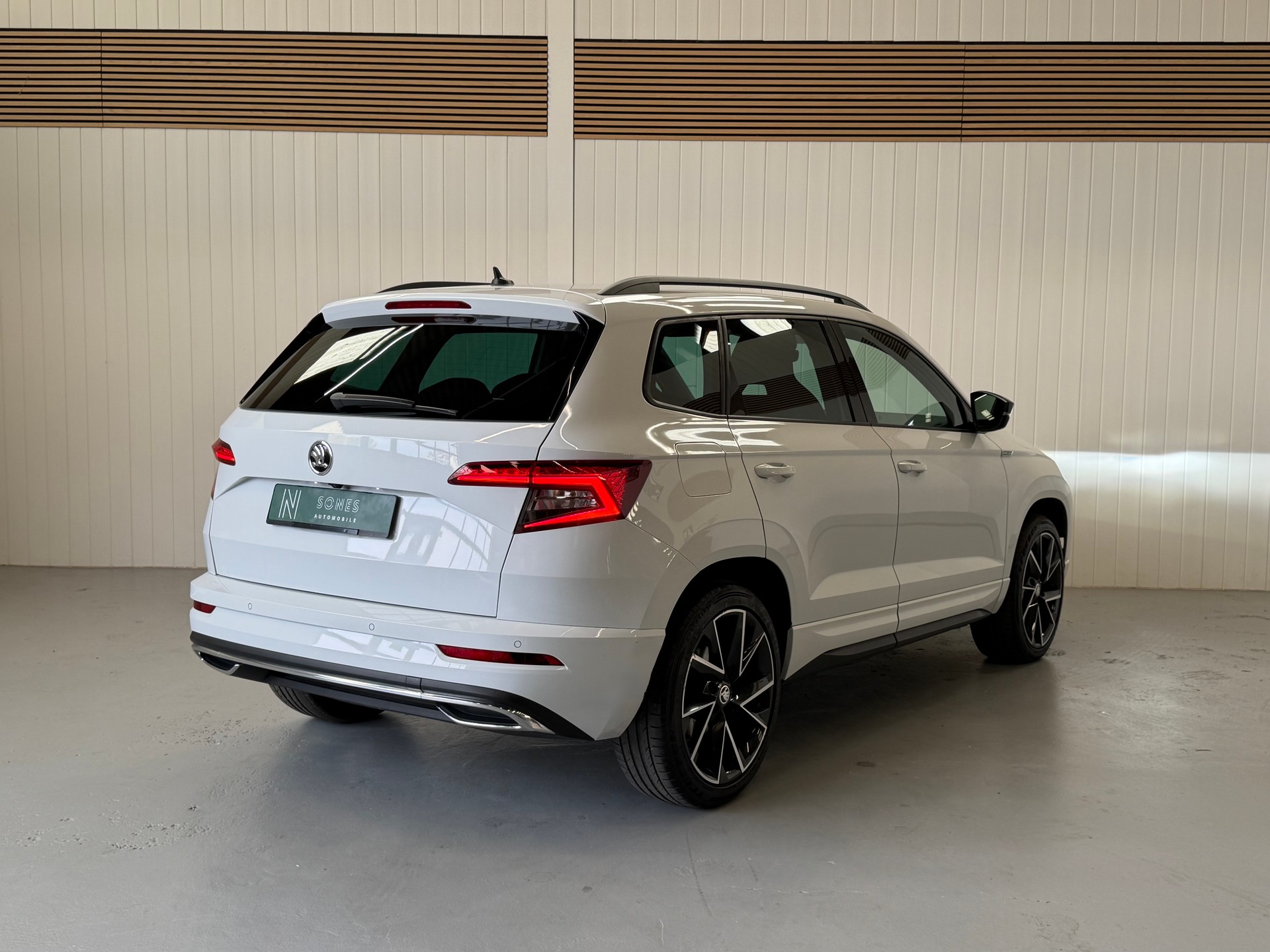 SKODA Karoq 2.0 TSI SportLine 4x4 DSG - AHK -frisch ab Service & MFK-image-4