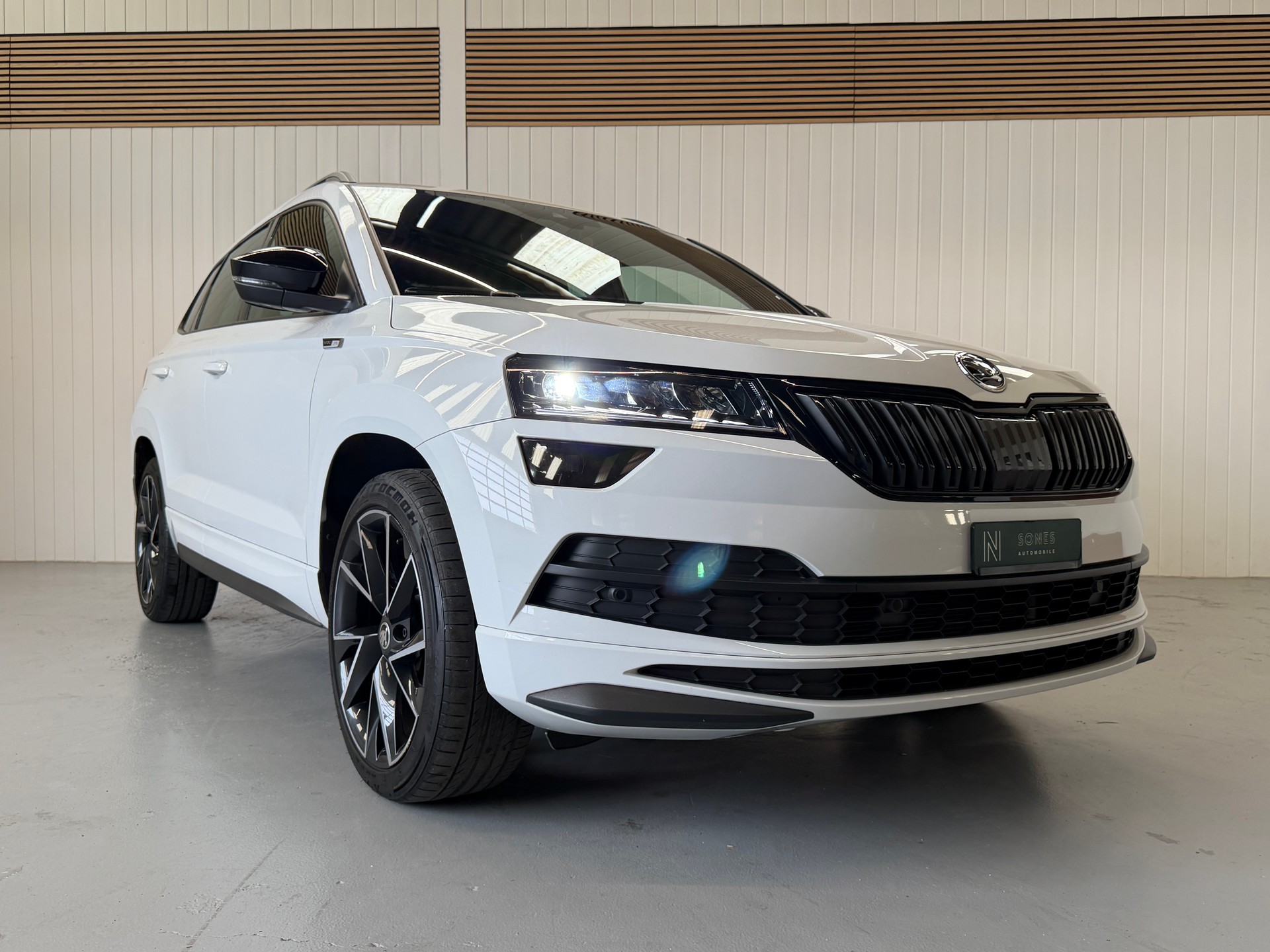 SKODA Karoq 2.0 TSI SportLine 4x4 DSG - AHK -frisch ab Service & MFK-image-22