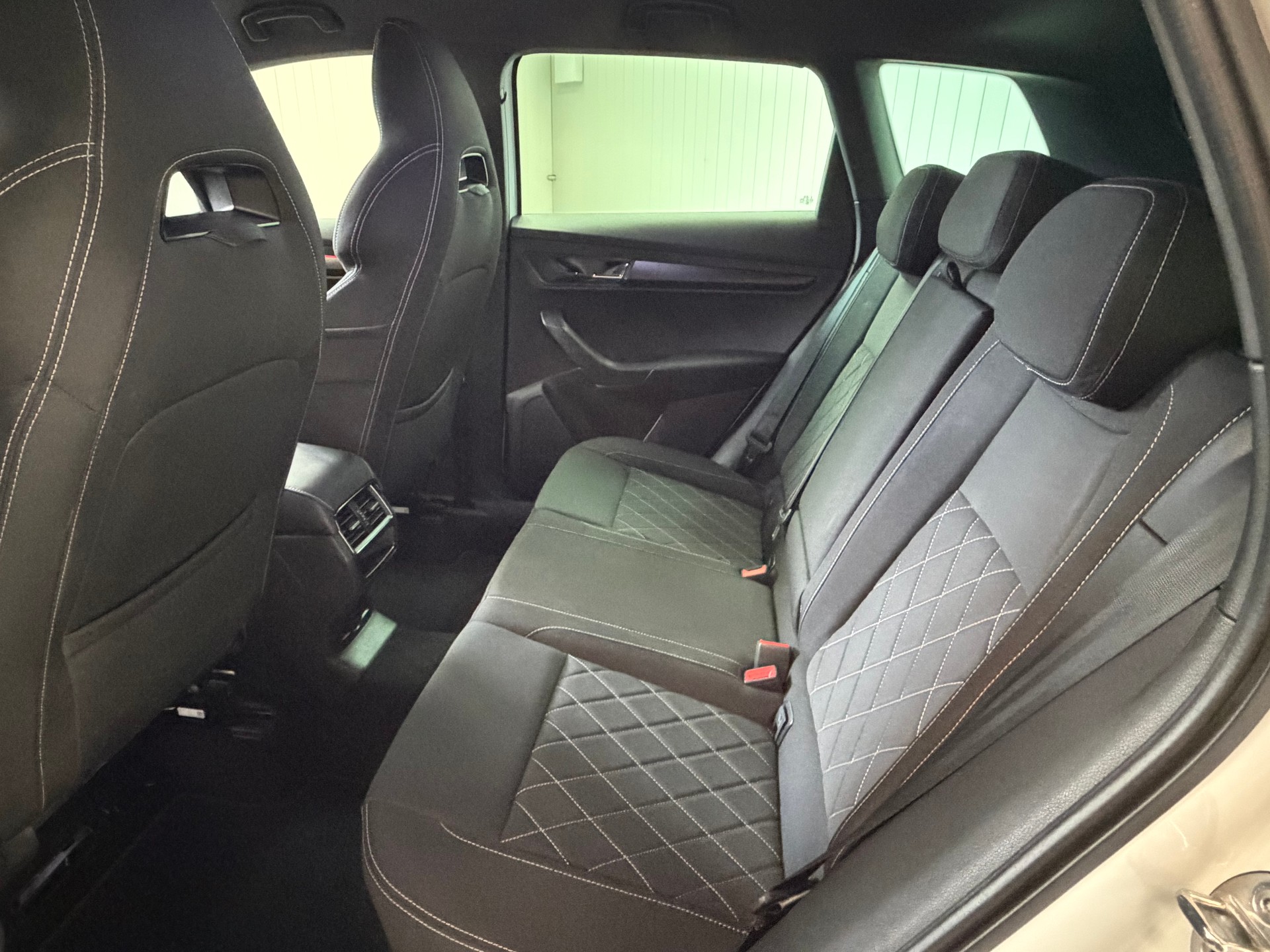 SKODA Karoq 2.0 TSI SportLine 4x4 DSG - AHK -frisch ab Service & MFK-image-12