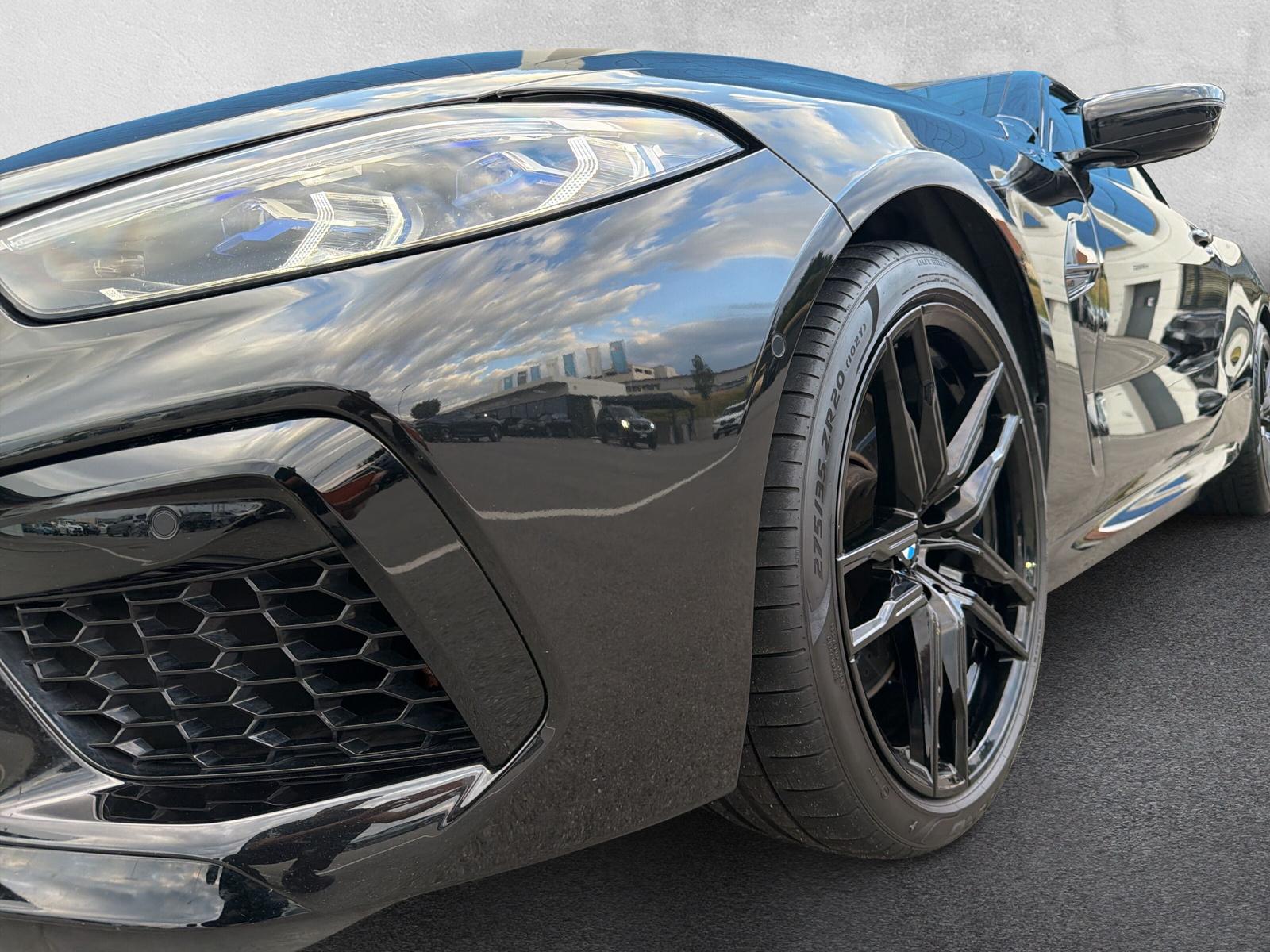 BMW M8 Competition xDrive Cabriolet-image-8