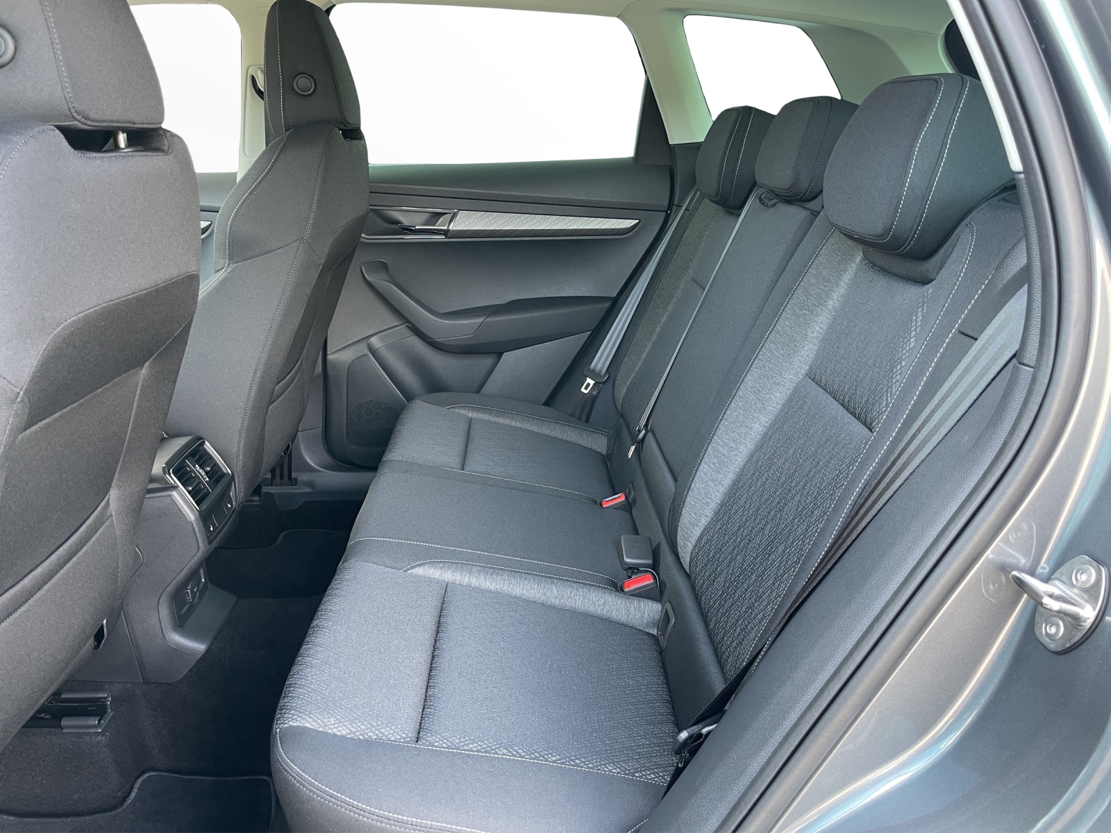 SKODA Karoq 2.0 TDI CR Selection 4x4 DSG-image-13