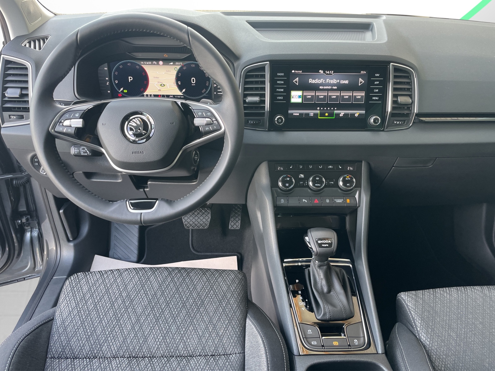 SKODA Karoq 2.0 TDI CR Selection 4x4 DSG-image-9