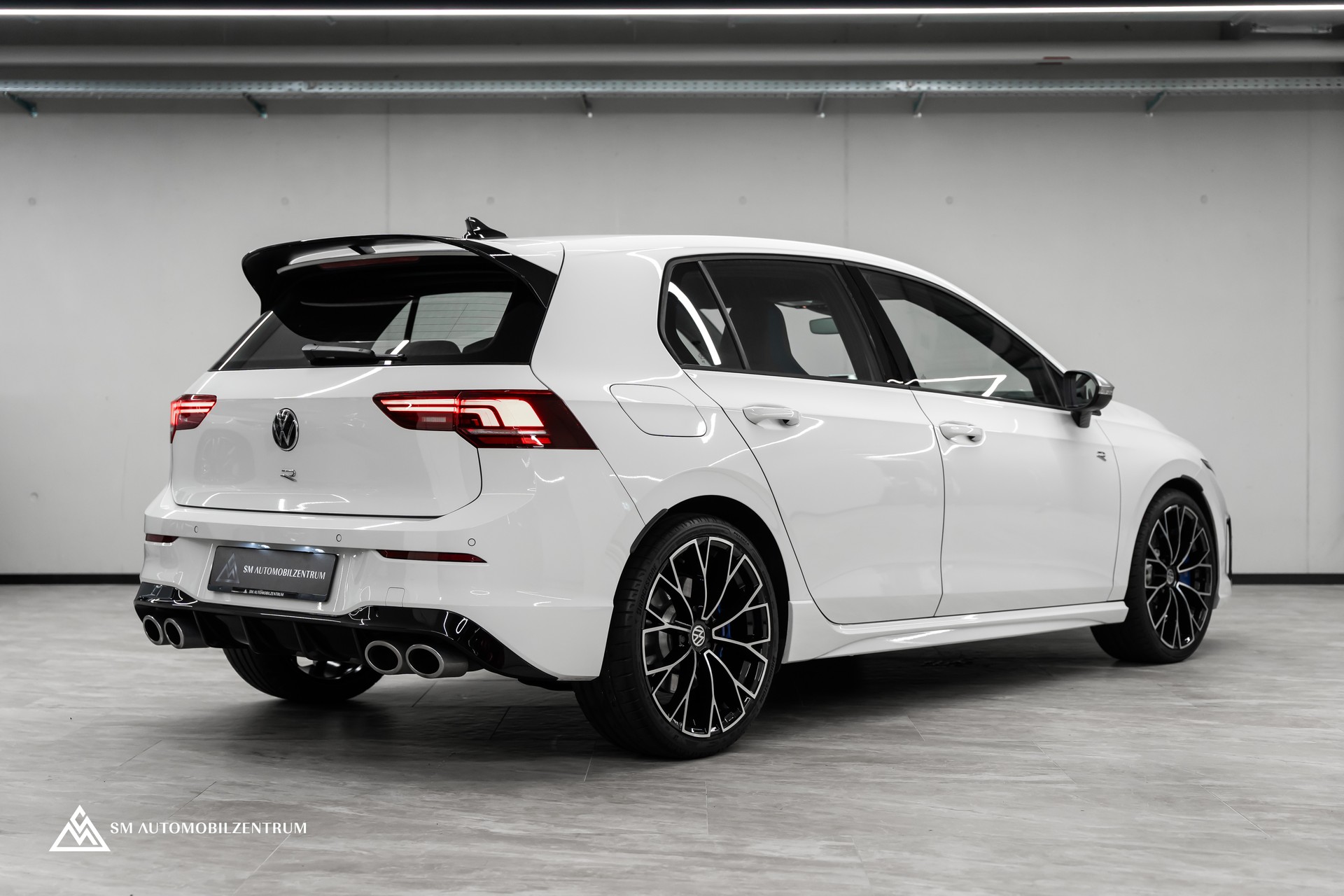 VW Golf VIII 2.0 TSI R DSG 4motion R-Performance / Facelift / Harman&Kardon / 19'' Estoril Räder / Rückfahrkamera-image-9