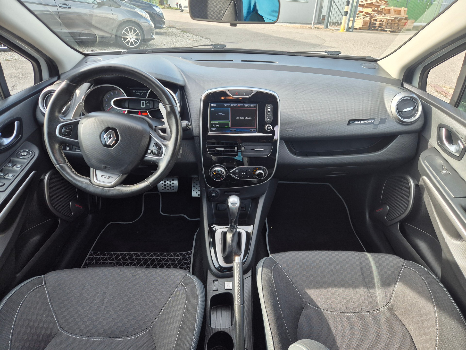 RENAULT Clio Grandtour 1.2 16V T GT EDC-image-12