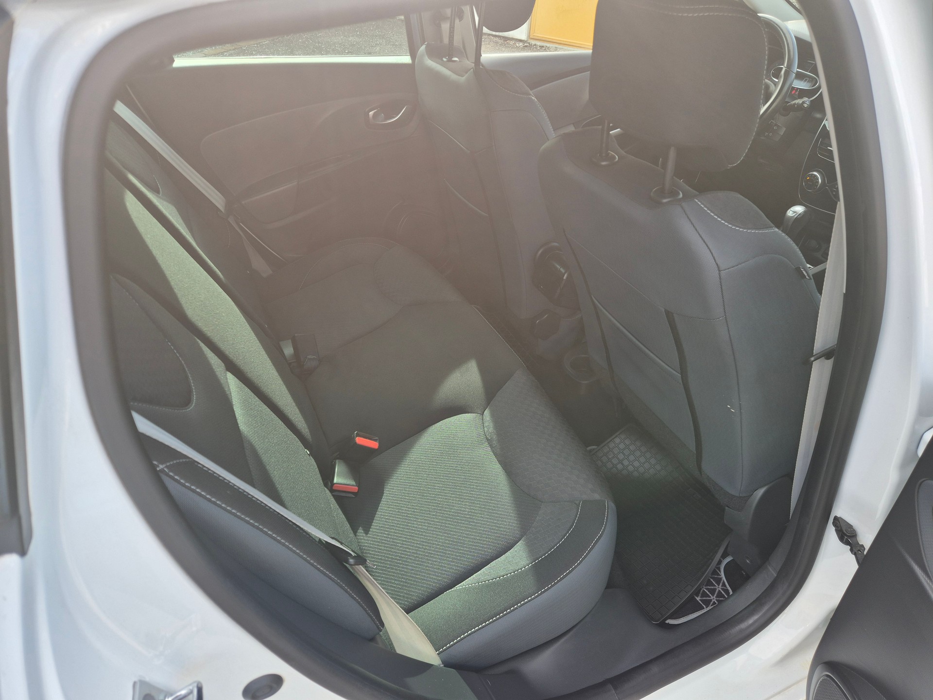 RENAULT Clio Grandtour 1.2 16V T GT EDC-image-8